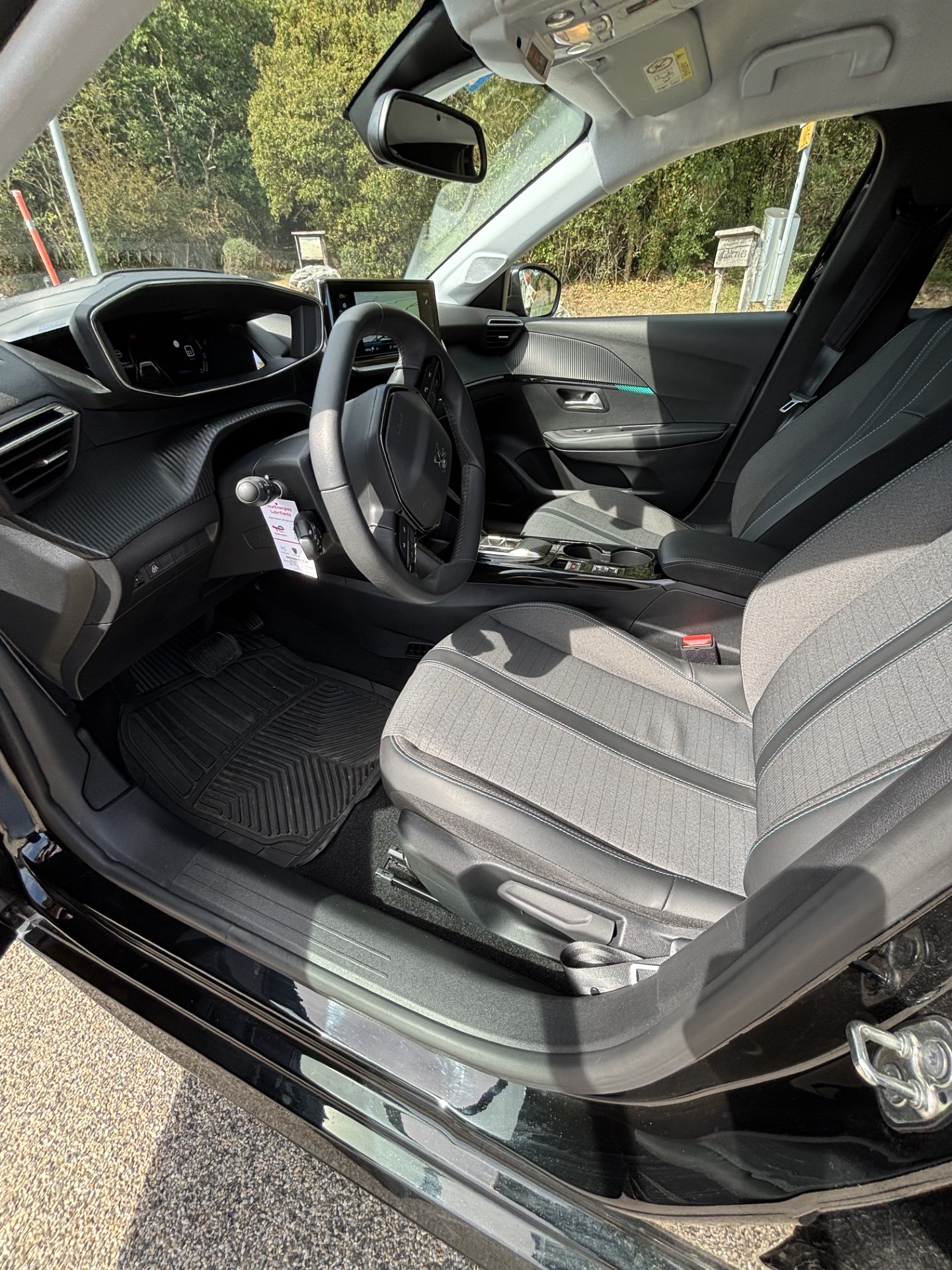 PEUGEOT e-Allure Pack-image-11