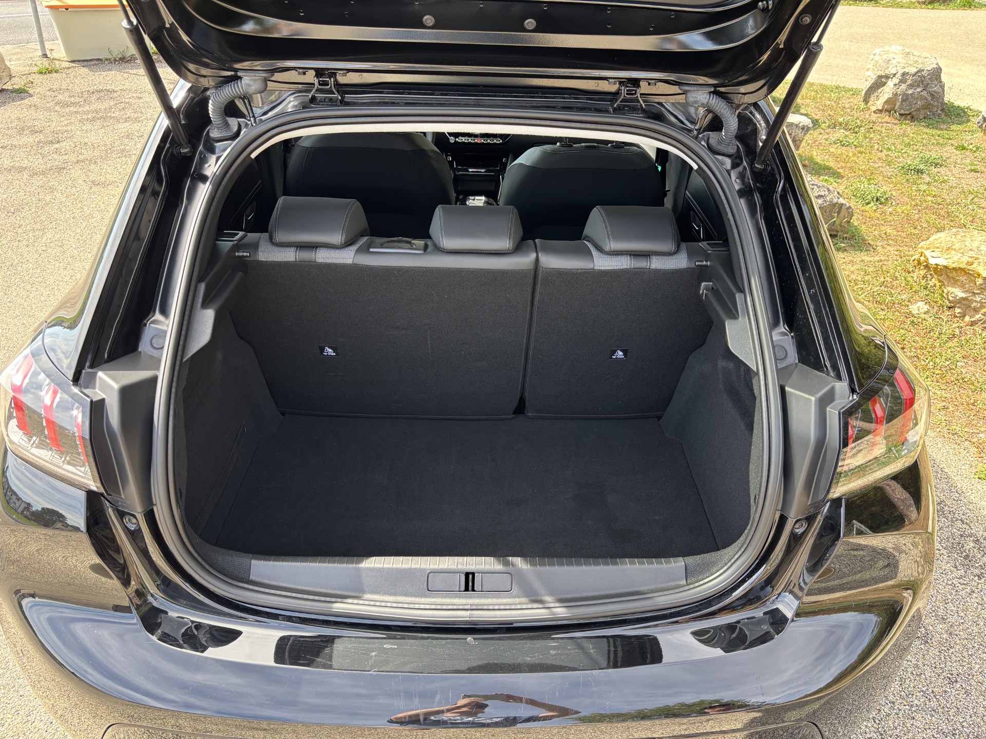 PEUGEOT e-Allure Pack-image-4