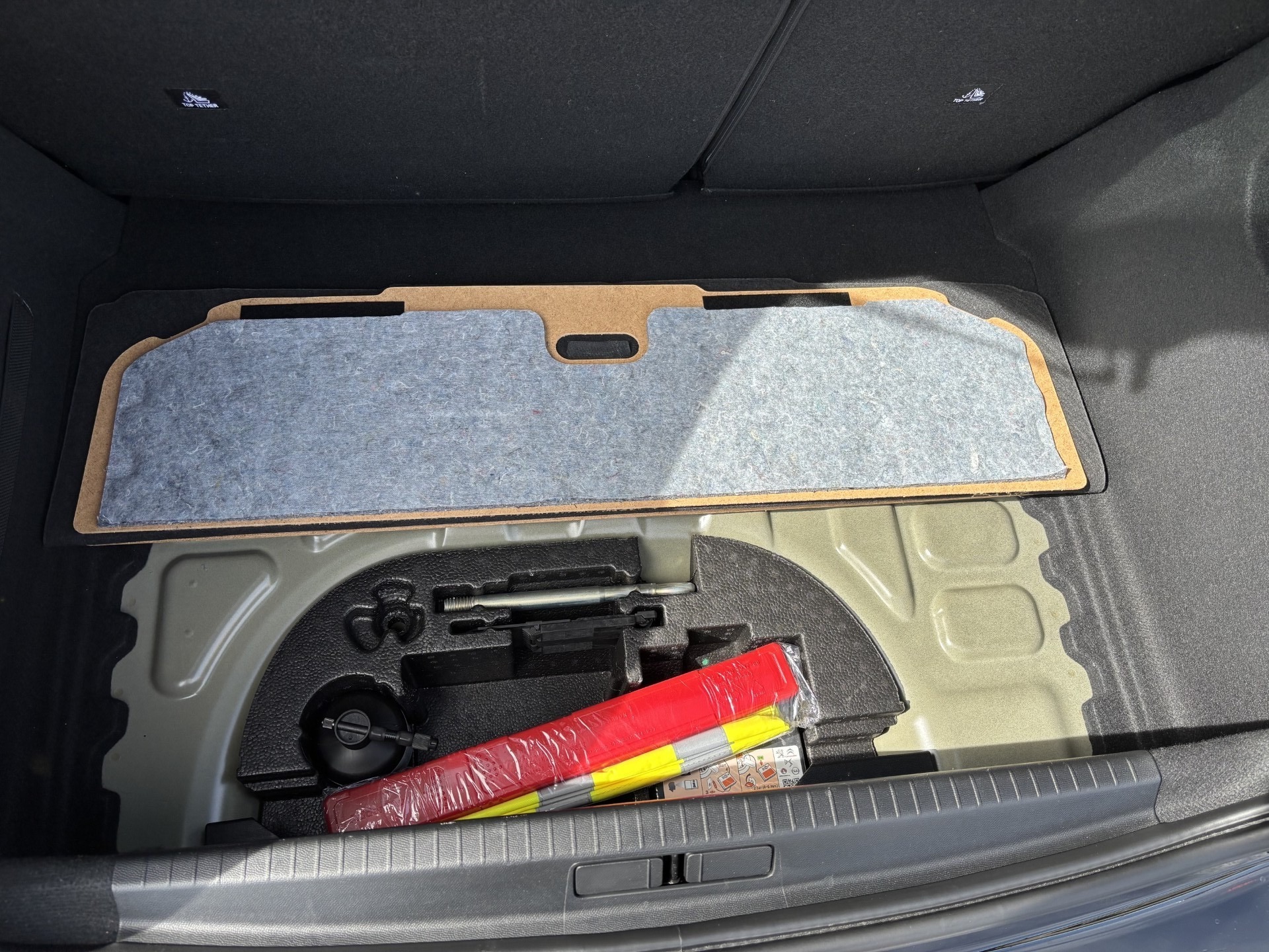 PEUGEOT e-Allure Pack-image-7