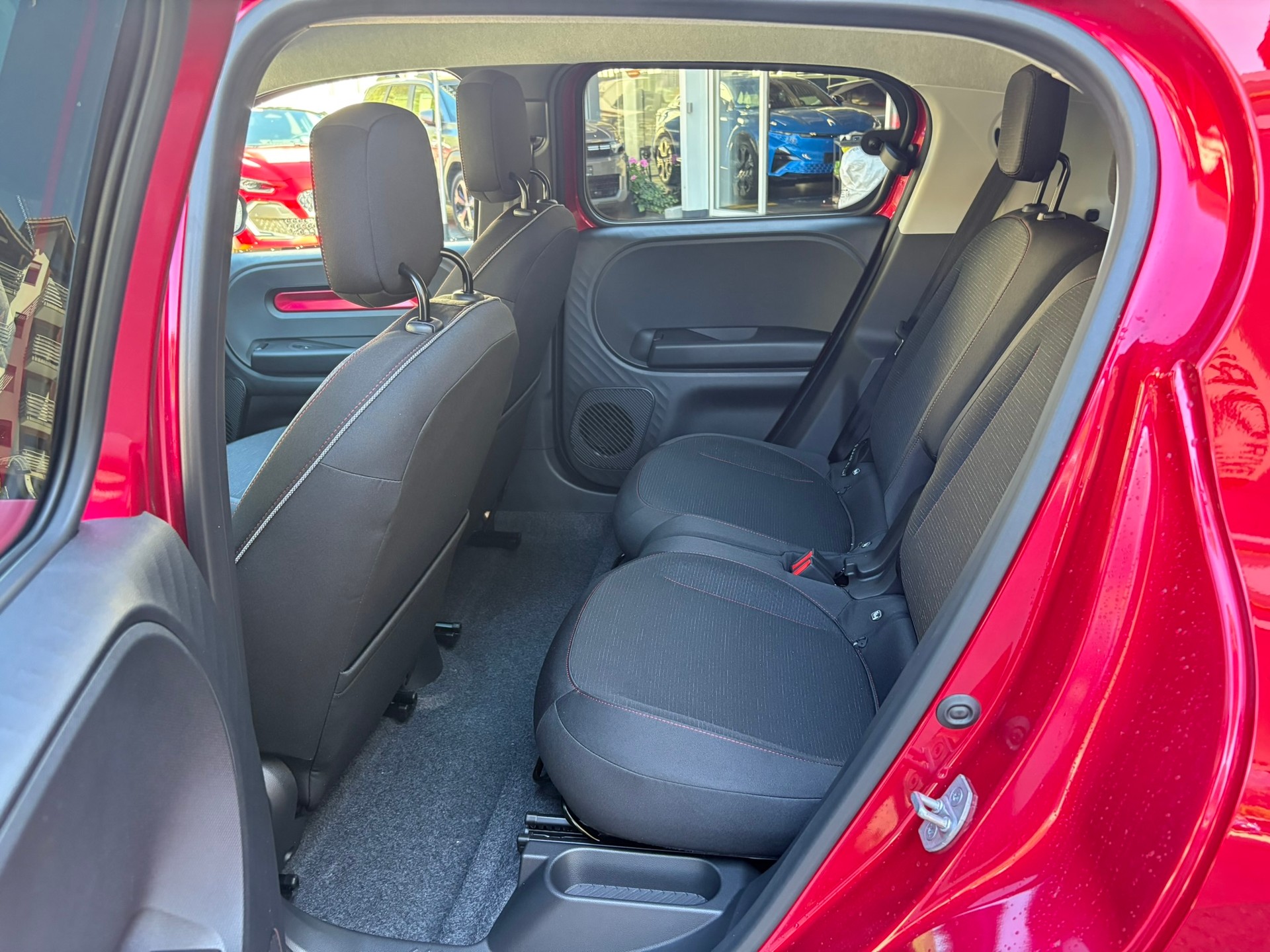 RENAULT Twingo E-Tech 27kWh Techno-image-12