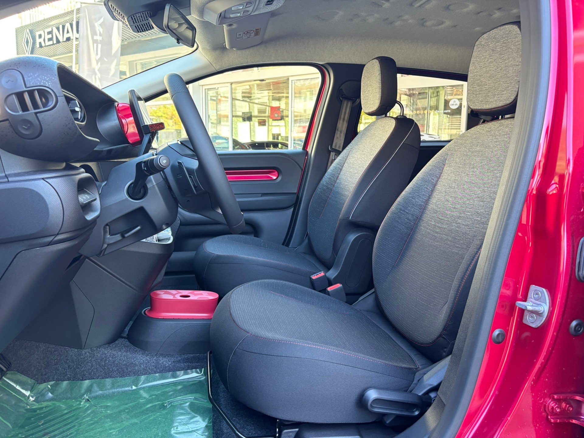 RENAULT Twingo E-Tech 27kWh Techno-image-8
