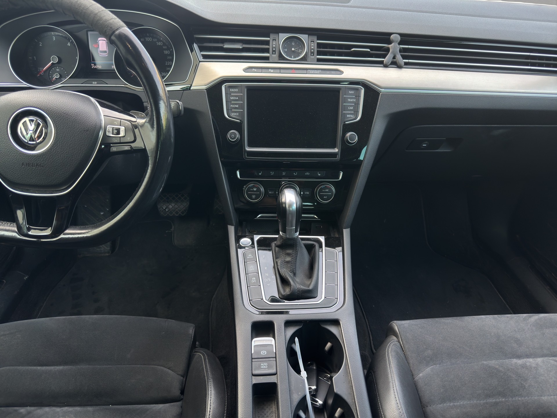 VW Passat Variant 2.0 TDI BMT Highline DSG 4Motion-image-13