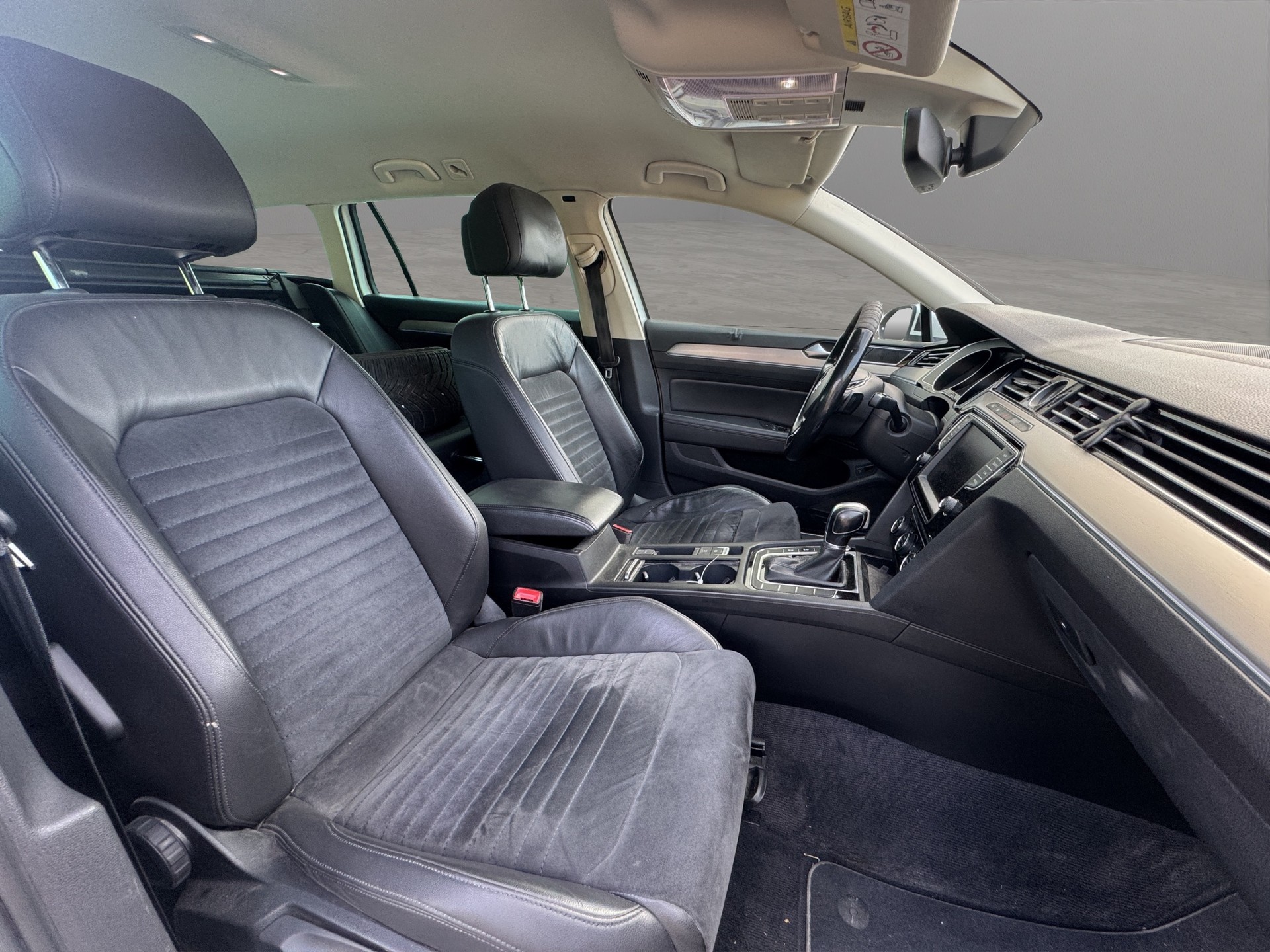 VW Passat Variant 2.0 TDI BMT Highline DSG 4Motion-image-14