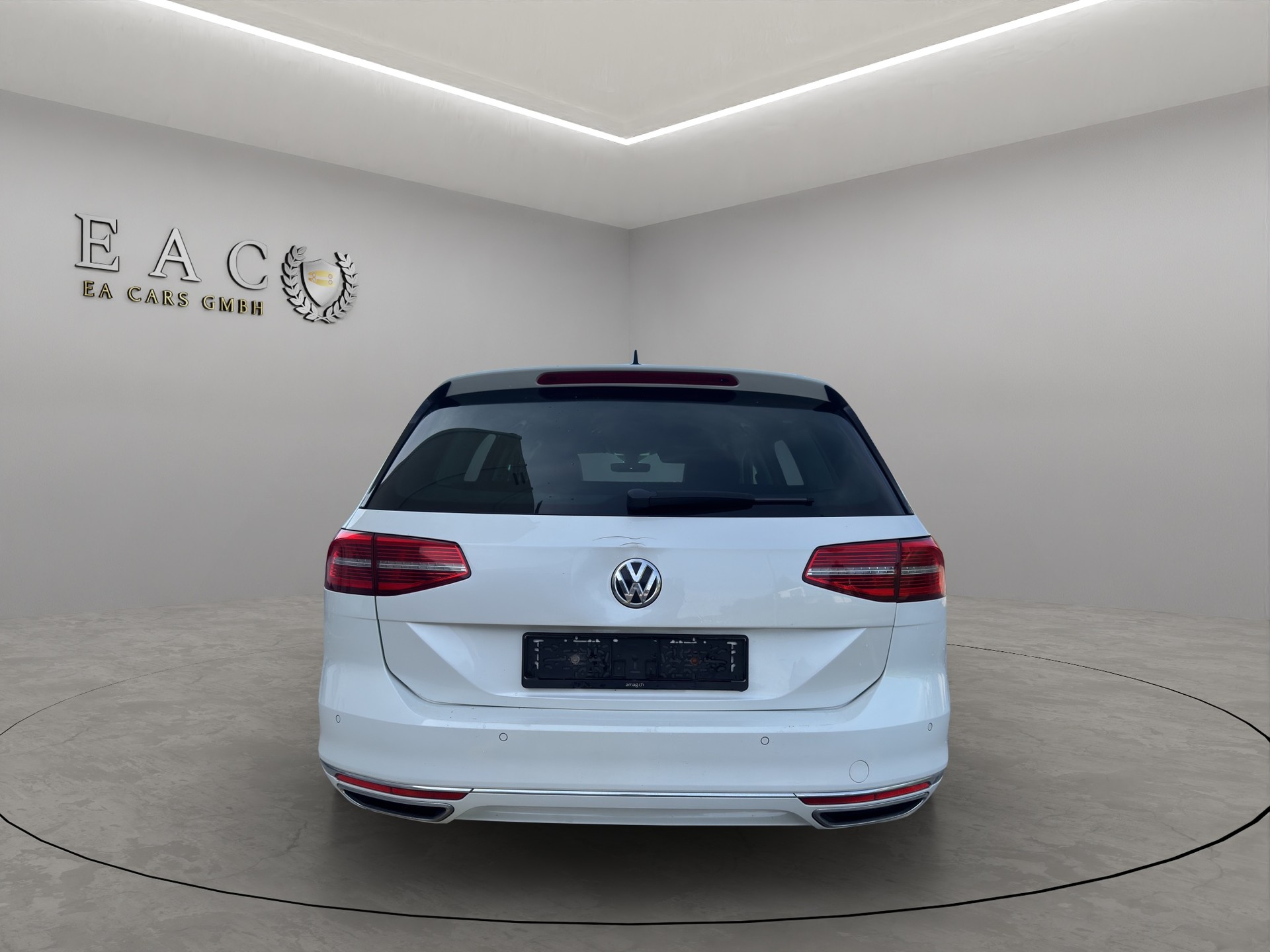 VW Passat Variant 2.0 TDI BMT Highline DSG 4Motion-image-3