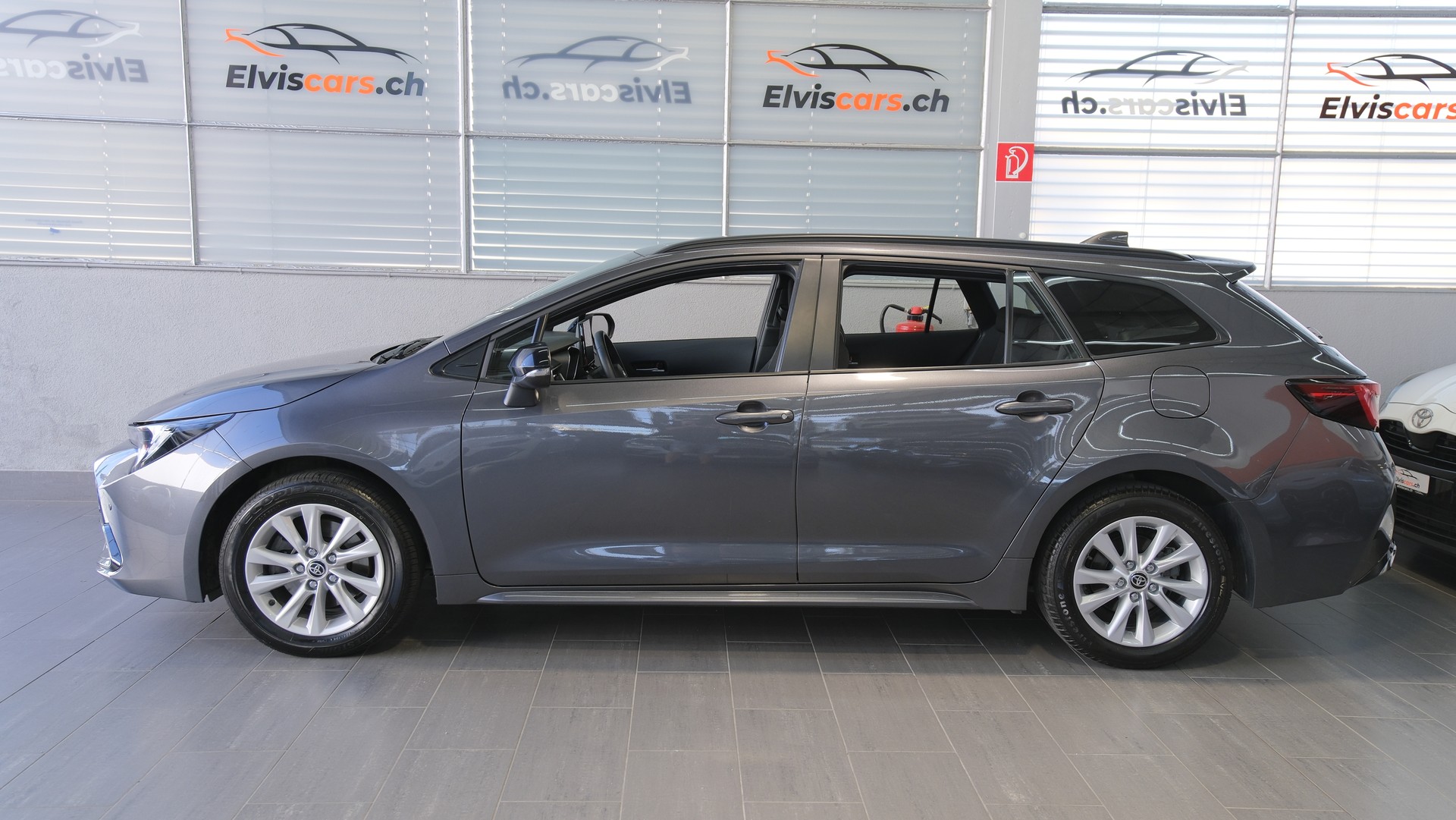 TOYOTA Corolla Touring Sports 2.0 HSD Trend e-CVT-image-9