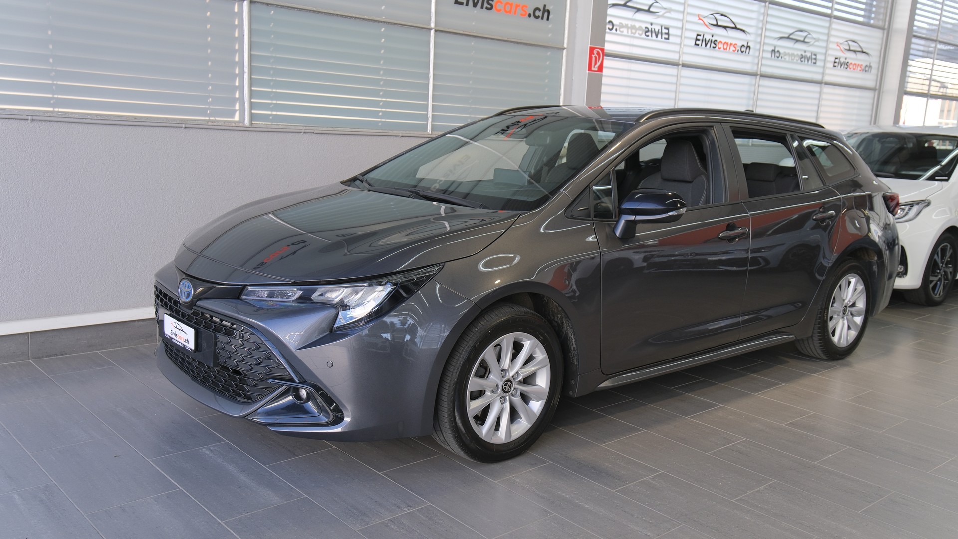 TOYOTA Corolla Touring Sports 2.0 HSD Trend e-CVT-image-8