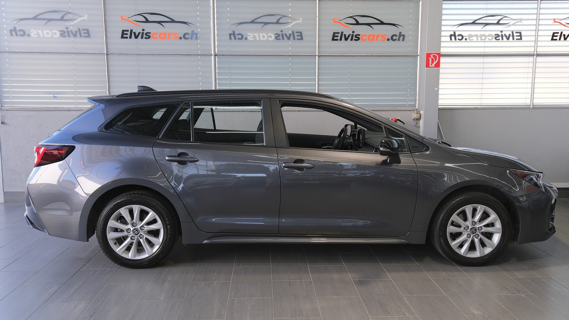 TOYOTA Corolla Touring Sports 2.0 HSD Trend e-CVT-image-25