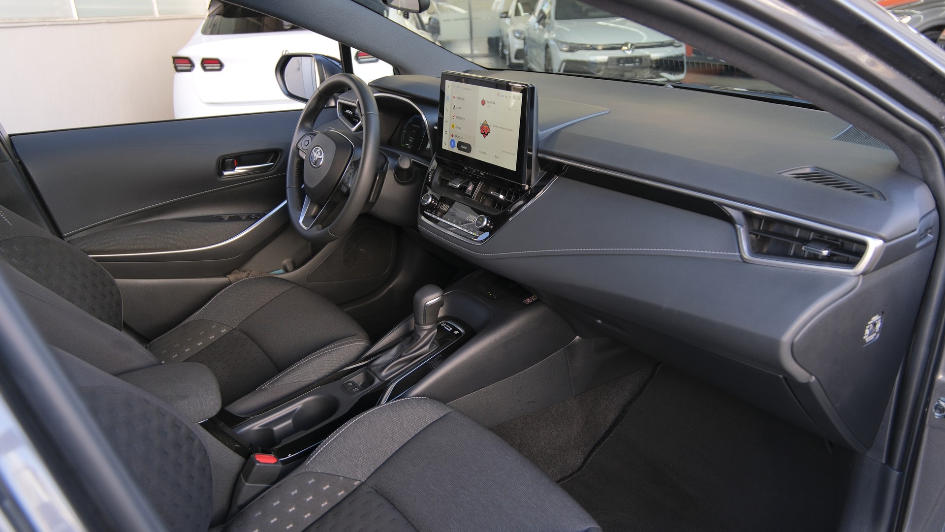 TOYOTA Corolla Touring Sports 2.0 HSD Trend e-CVT-image-13