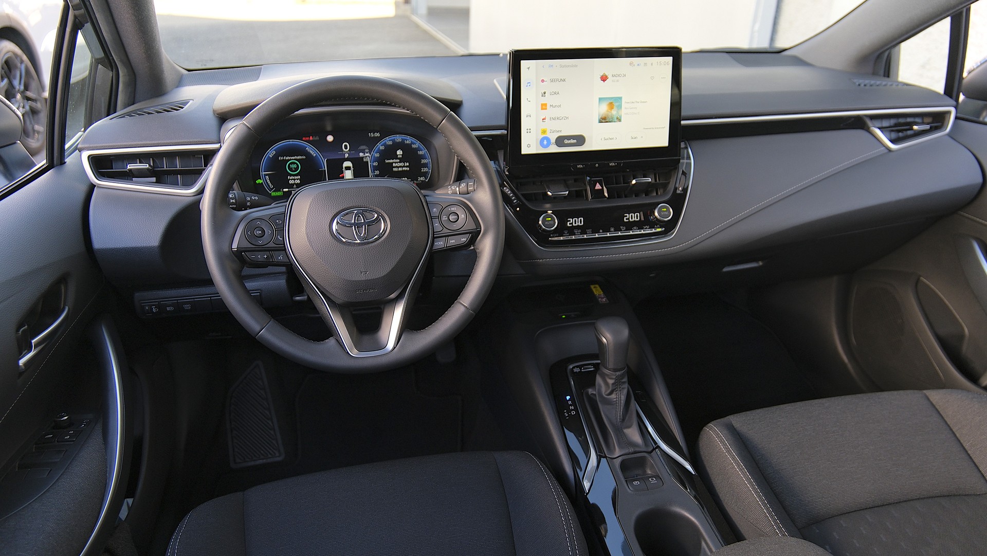 TOYOTA Corolla Touring Sports 2.0 HSD Trend e-CVT-image-16