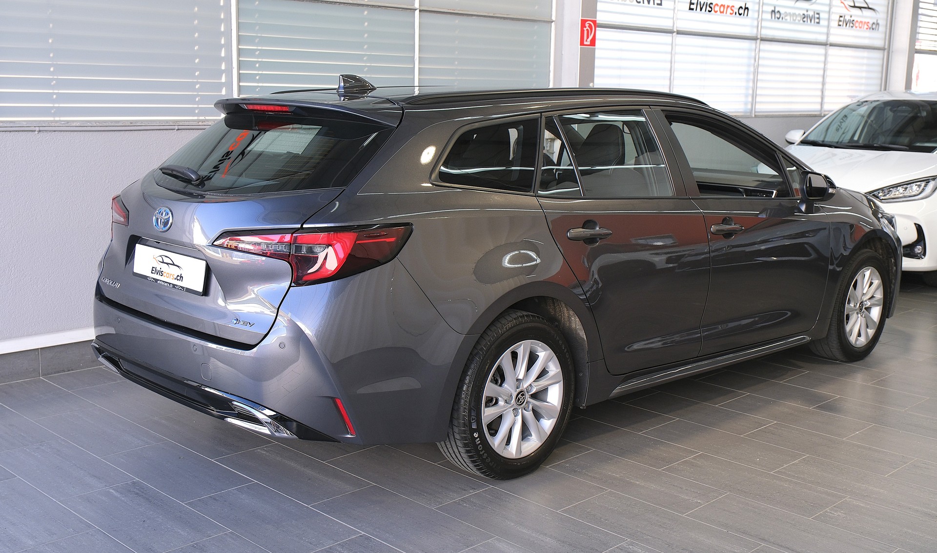 TOYOTA Corolla Touring Sports 2.0 HSD Trend e-CVT-image-24