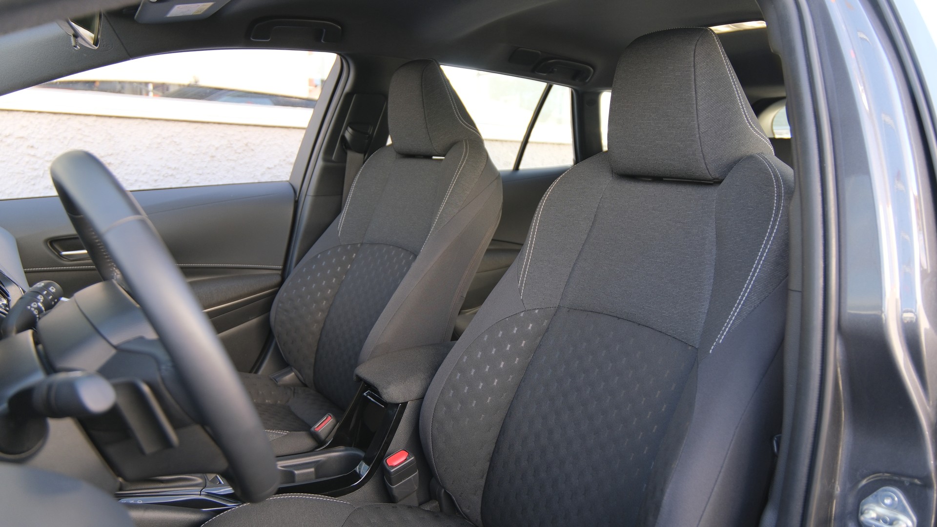 TOYOTA Corolla Touring Sports 2.0 HSD Trend e-CVT-image-4