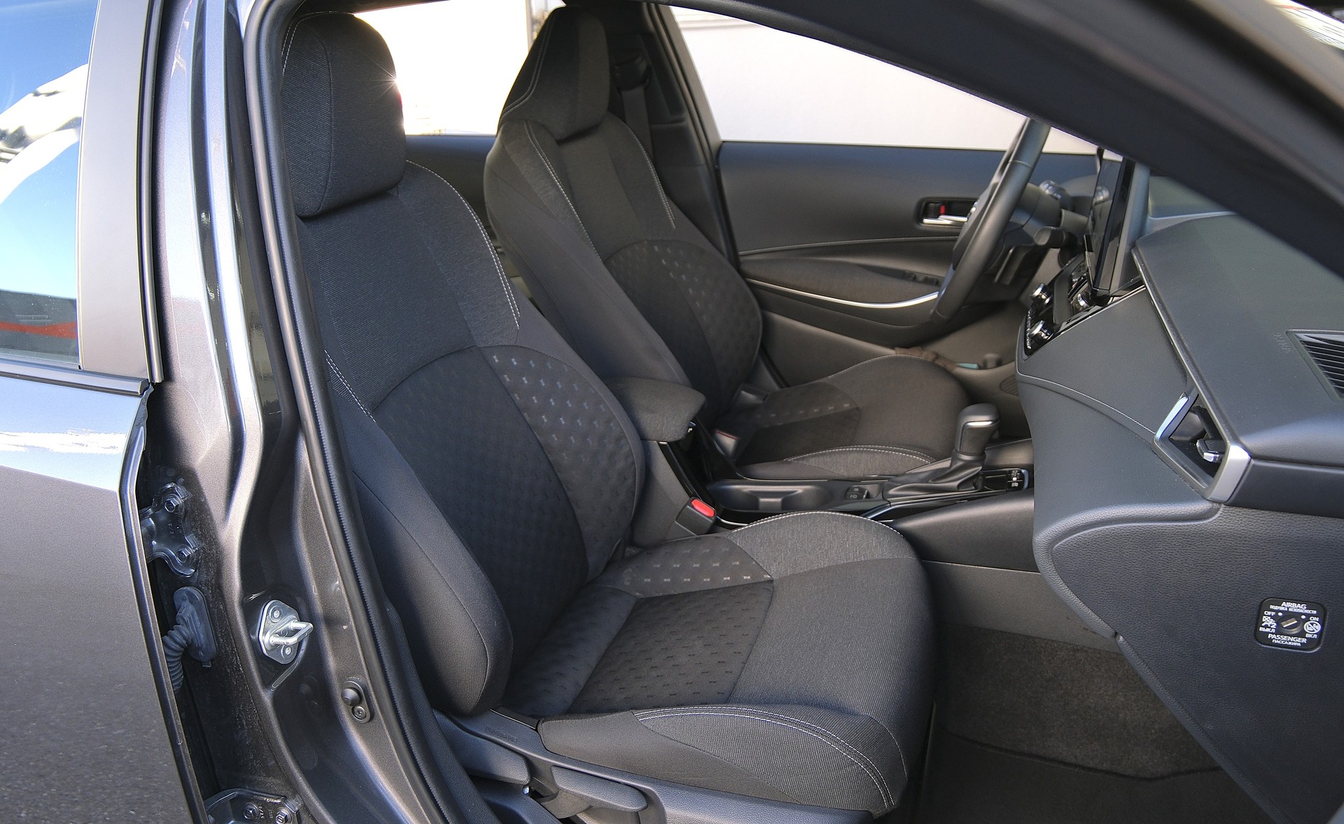 TOYOTA Corolla Touring Sports 2.0 HSD Trend e-CVT-image-14