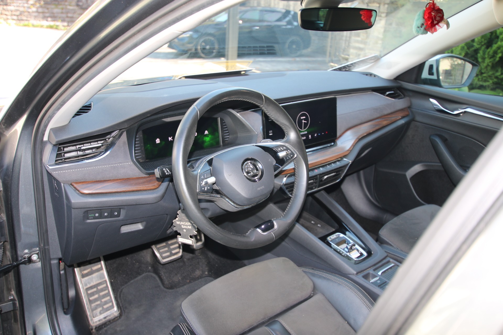 SKODA 2.0 TDI 4x4 DSG-image-4