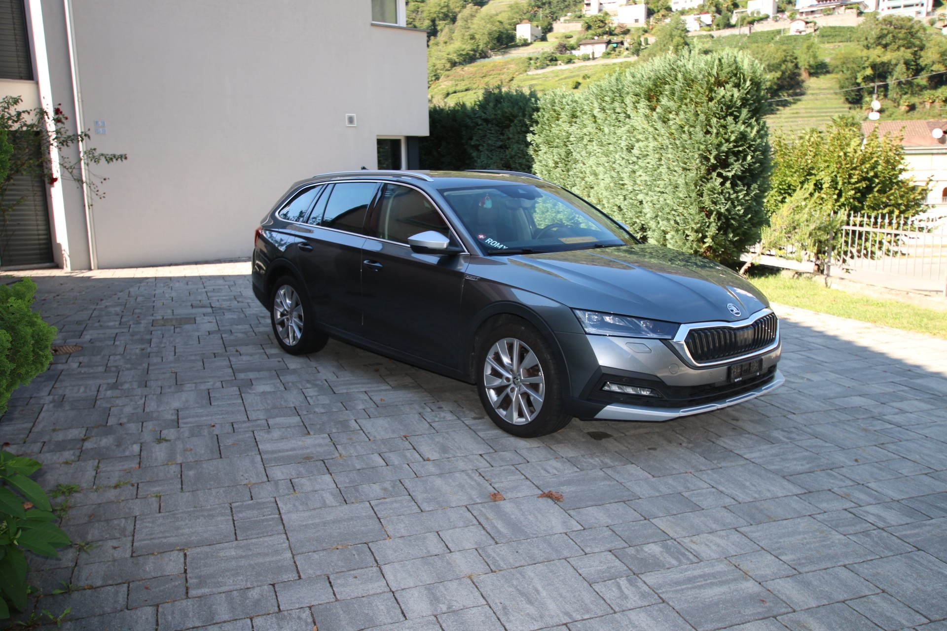 SKODA 2.0 TDI 4x4 DSG-image-2