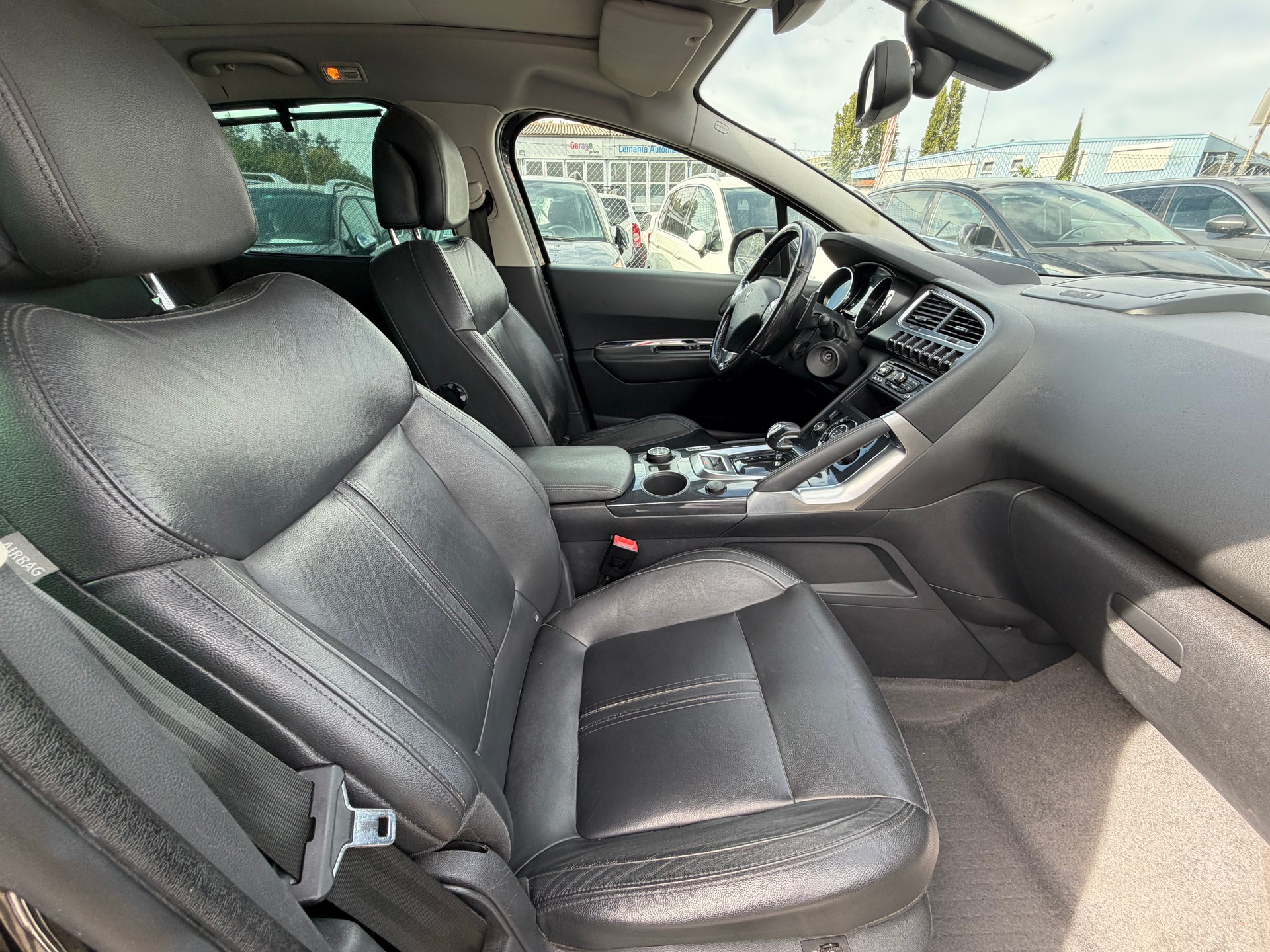 PEUGEOT 3008 HYbrid4 2.0 HDI ETG6-image-6