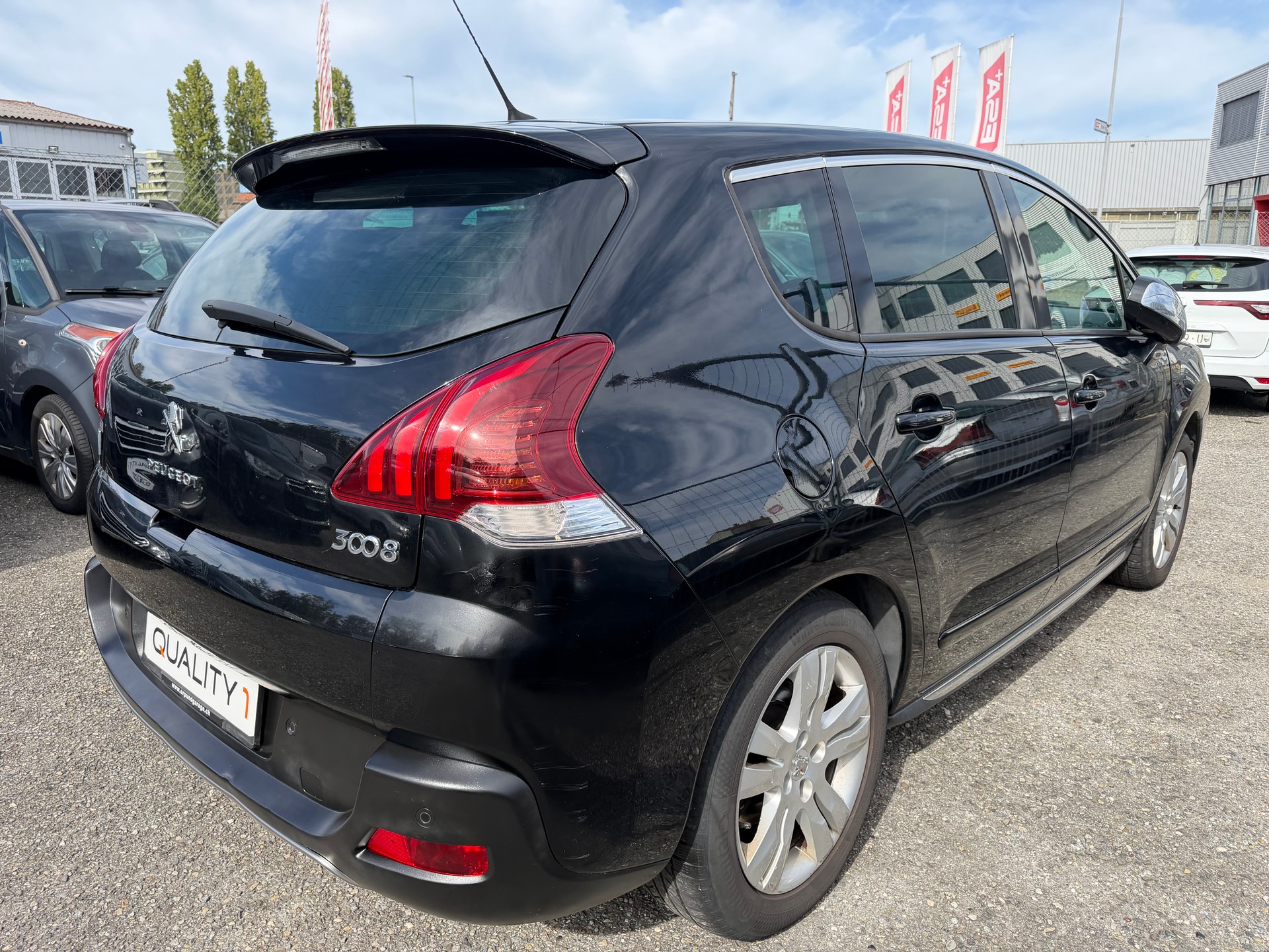 PEUGEOT 3008 HYbrid4 2.0 HDI ETG6-image-3