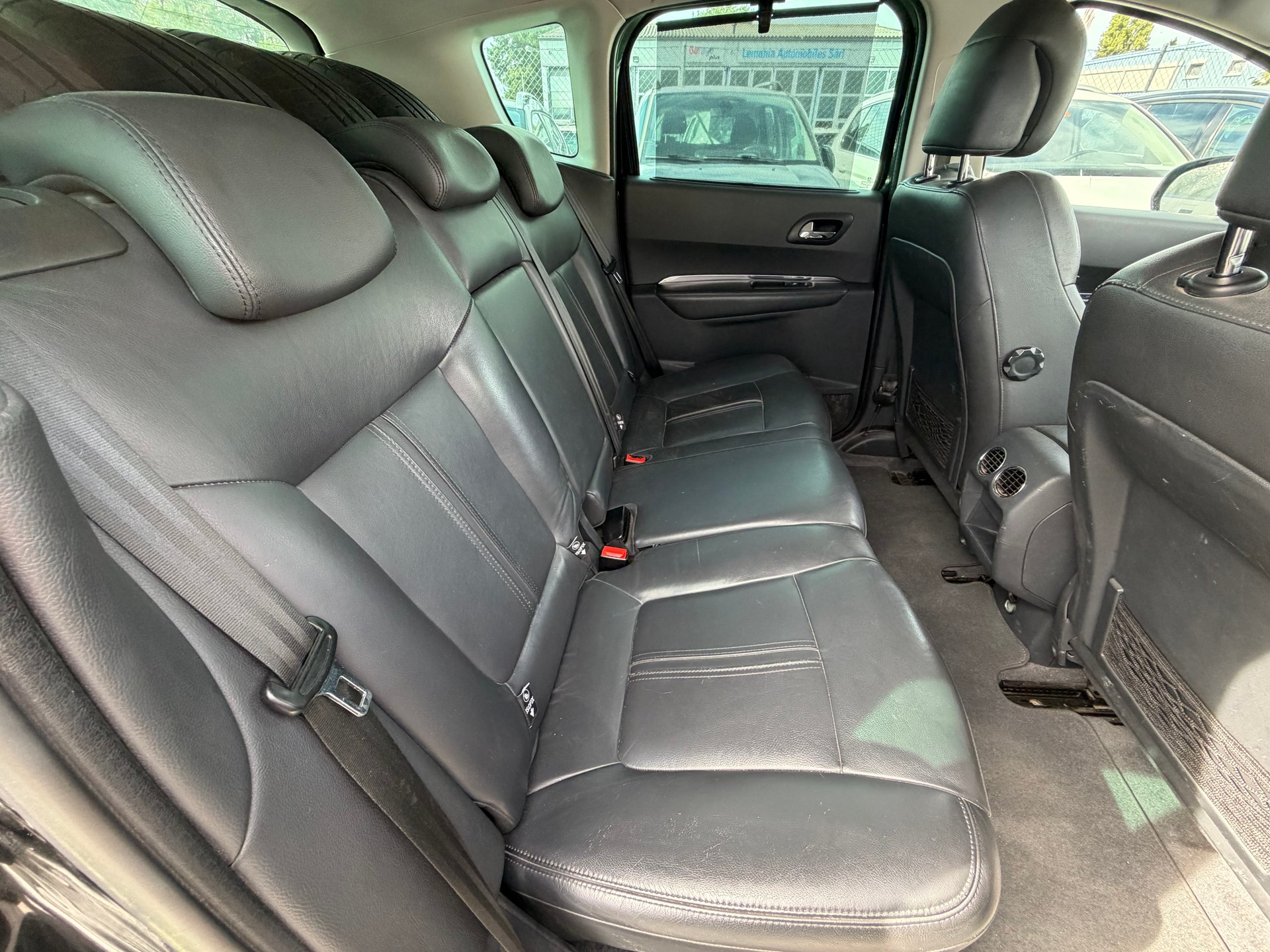 PEUGEOT 3008 HYbrid4 2.0 HDI ETG6-image-8