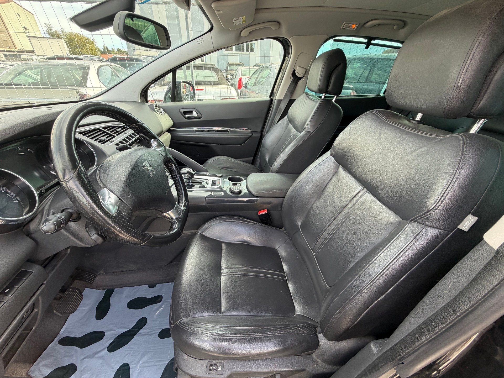 PEUGEOT 3008 HYbrid4 2.0 HDI ETG6-image-5