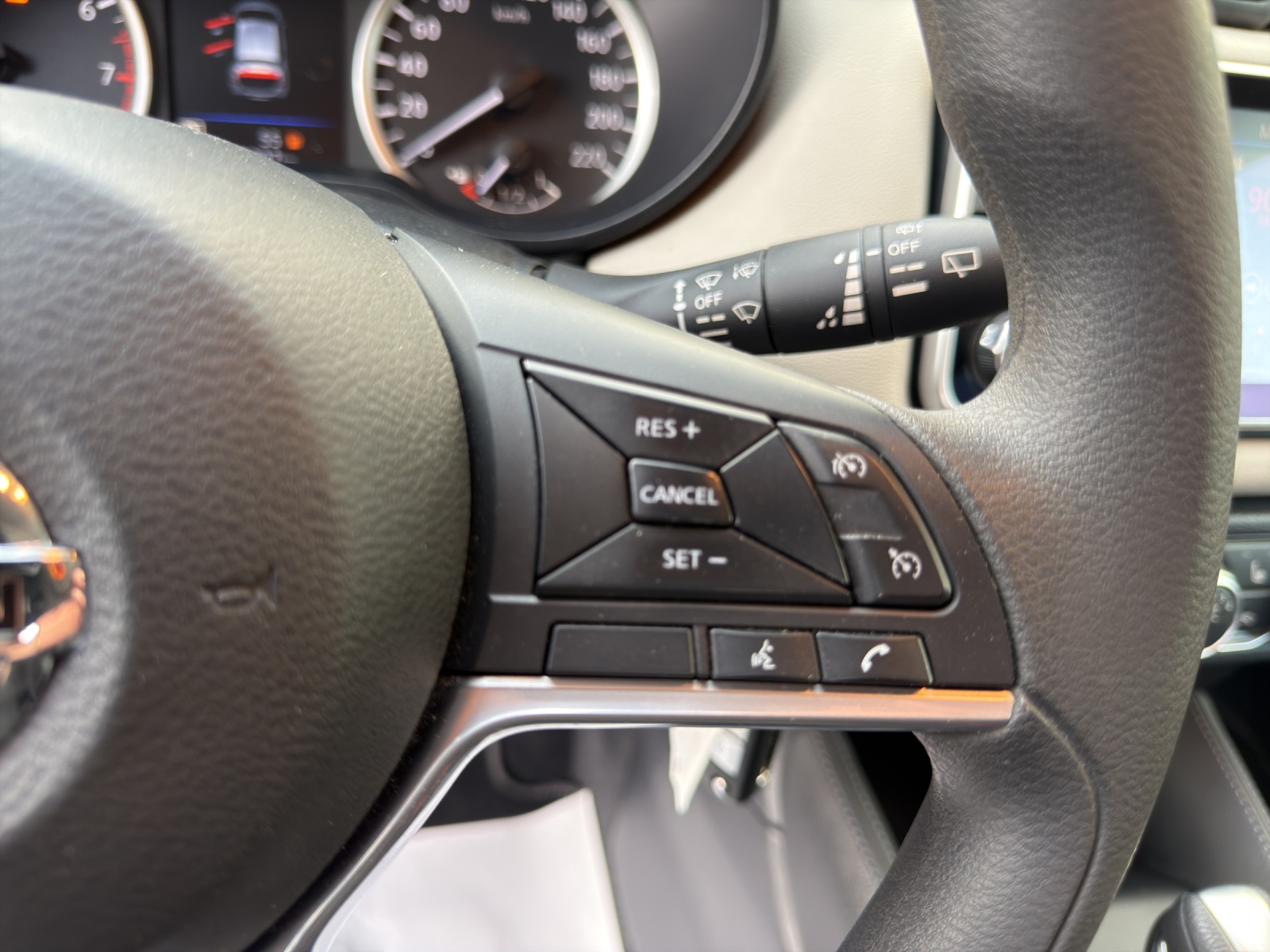 NISSAN Micra IG-T acenta Xtronic-image-24
