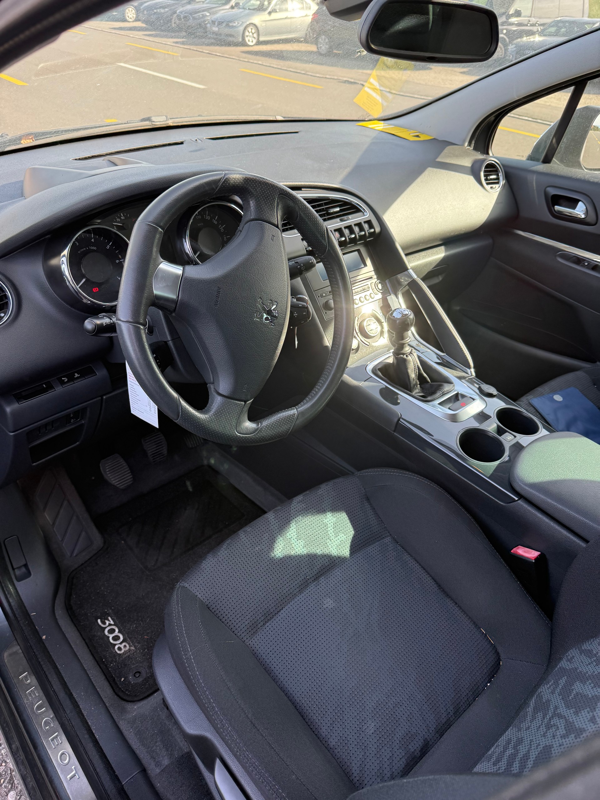 PEUGEOT 3008 1.6 16V T Sport-image-5