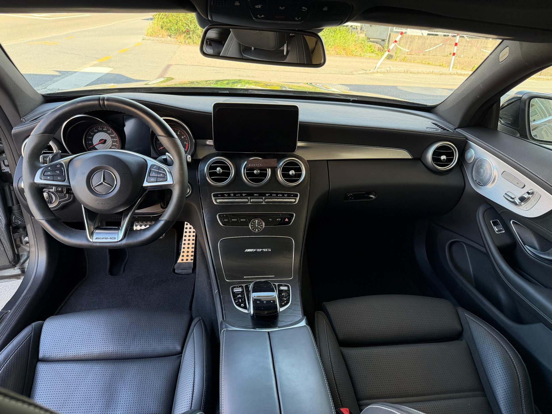 MERCEDES-BENZ C 63 S AMG-image-8