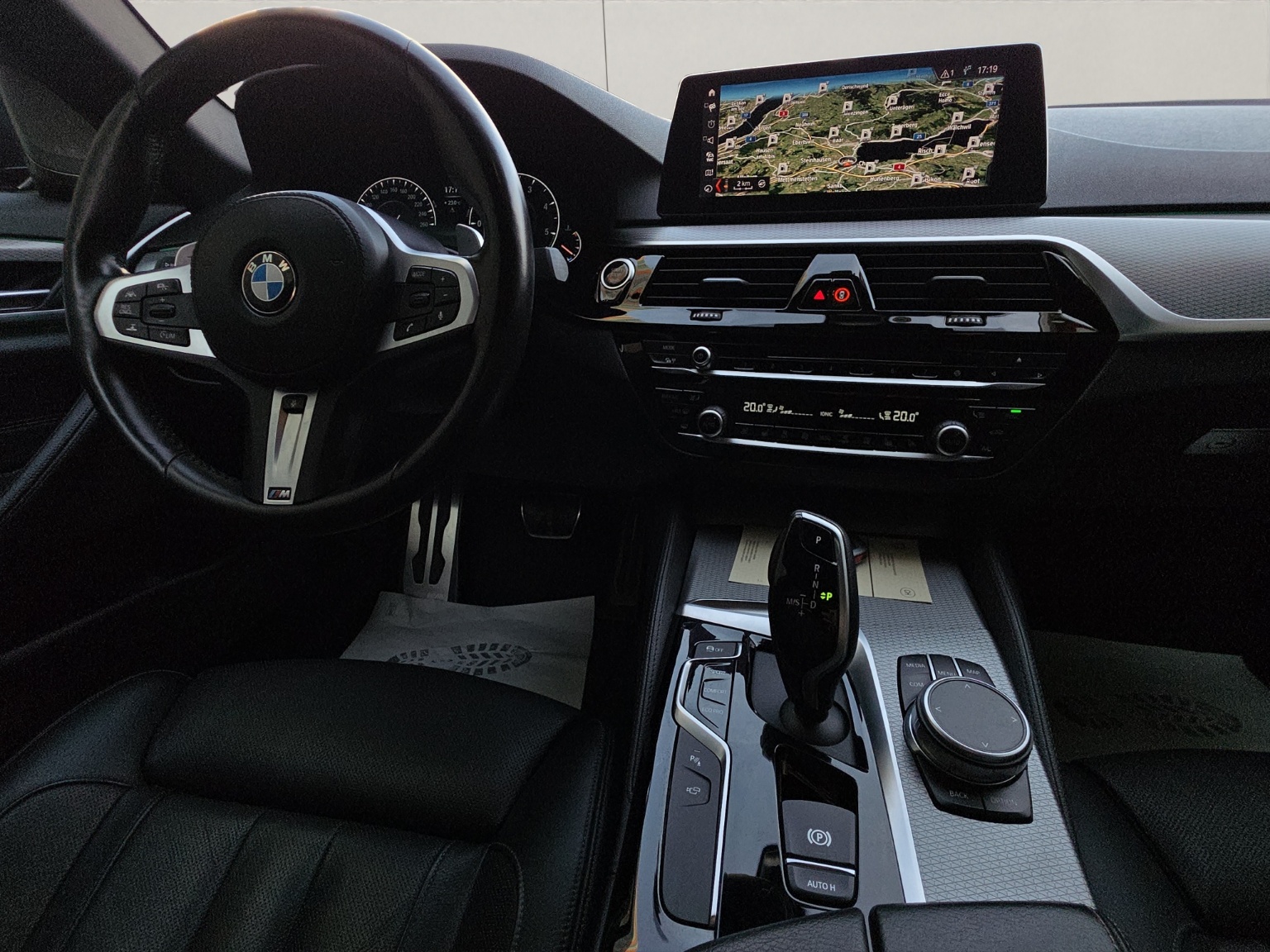 BMW 530d xDrive Pure M Sport Edition Steptronic-image-14