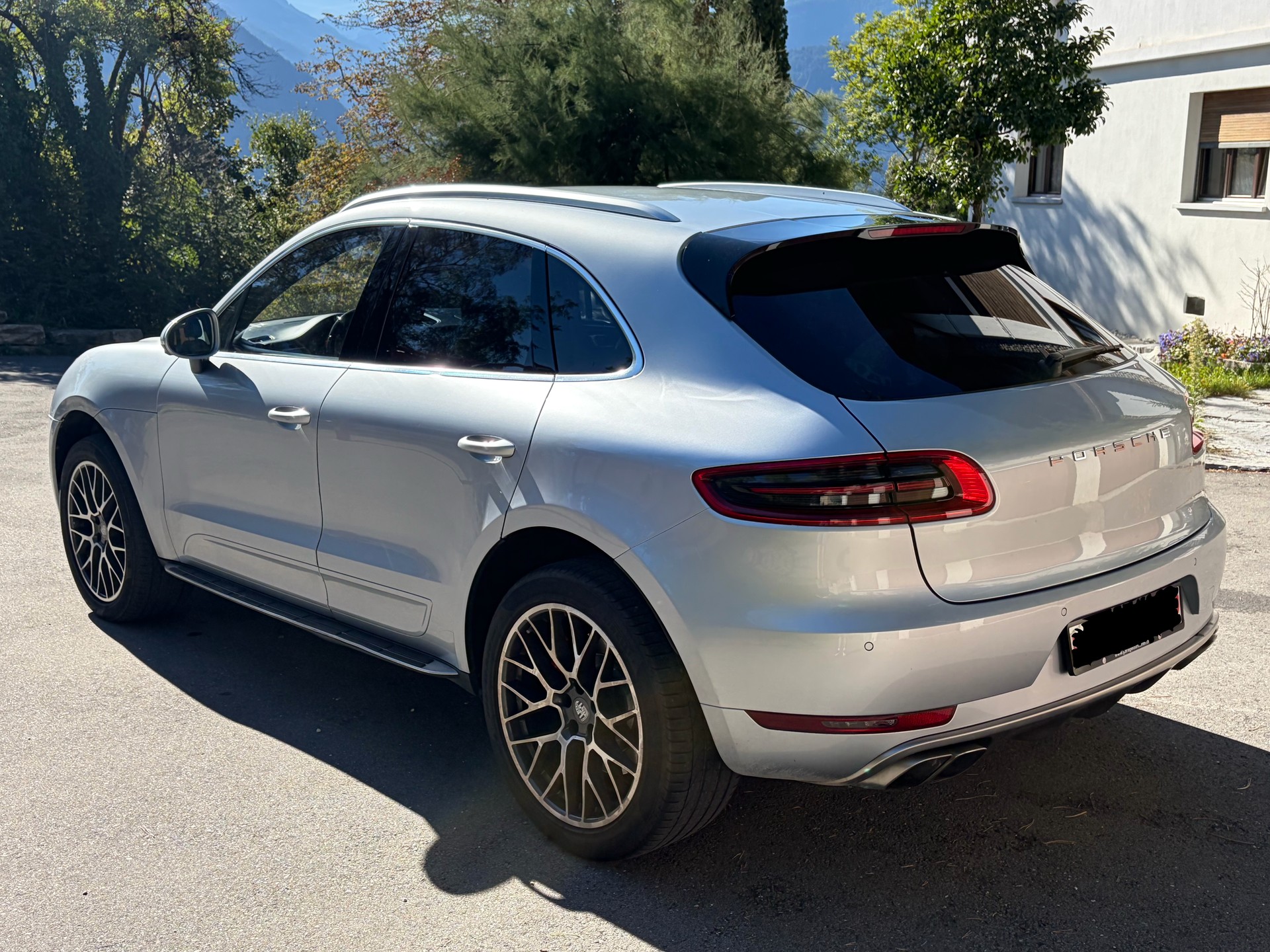 PORSCHE 3.6 V6 Turbo-image-1