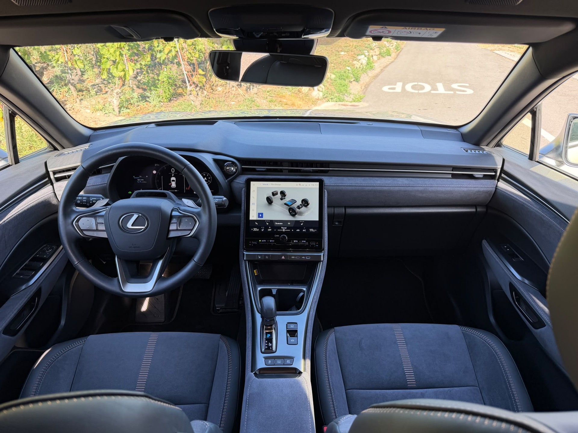 LEXUS 1.5 Hybrid Cool AWD-image-7
