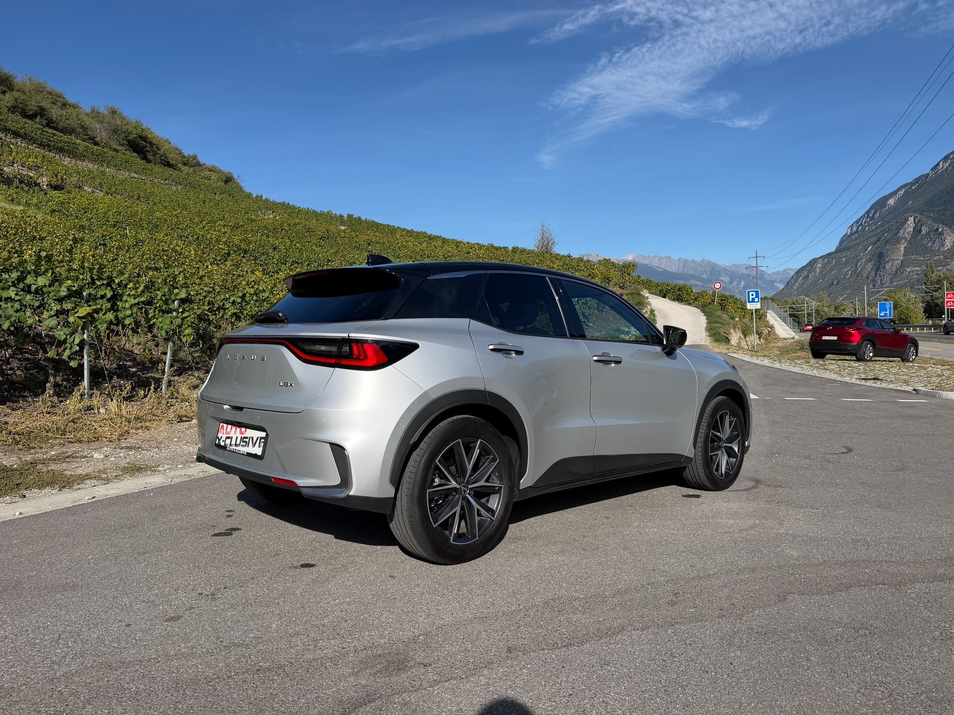 LEXUS 1.5 Hybrid Cool AWD-image-4