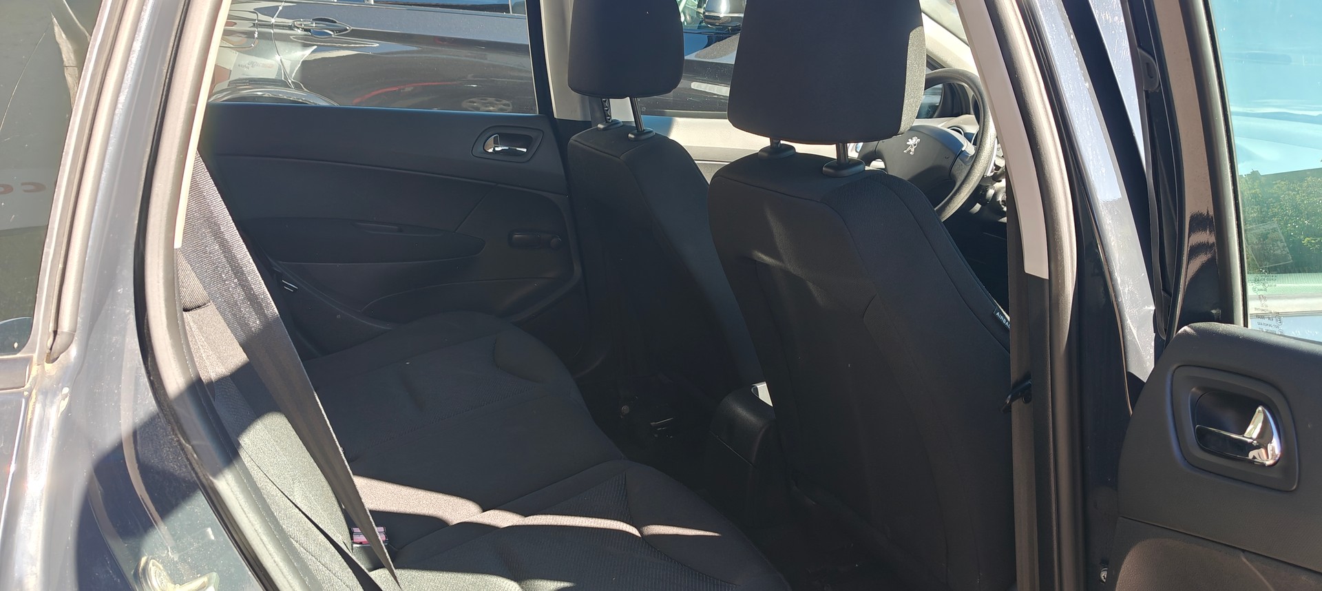 PEUGEOT 308 SW 1.6 HDI Active EGS6-image-8