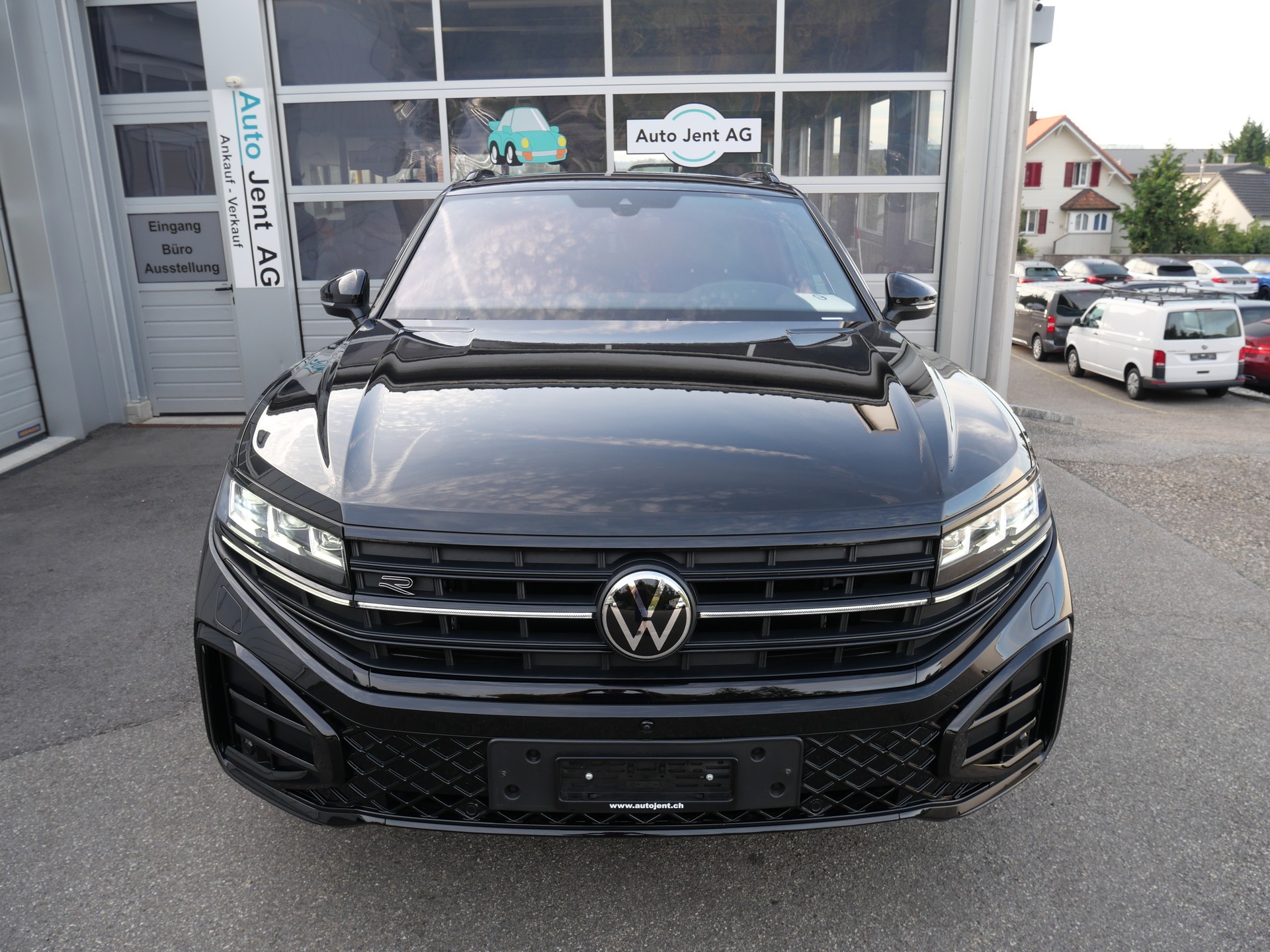 VW Touareg 3.0 TDI R-Line Final Edition Tiptronic *5 J. Garantie, Allradlenkung, Luftfahrwerk, Sitzlüftung*-image-2