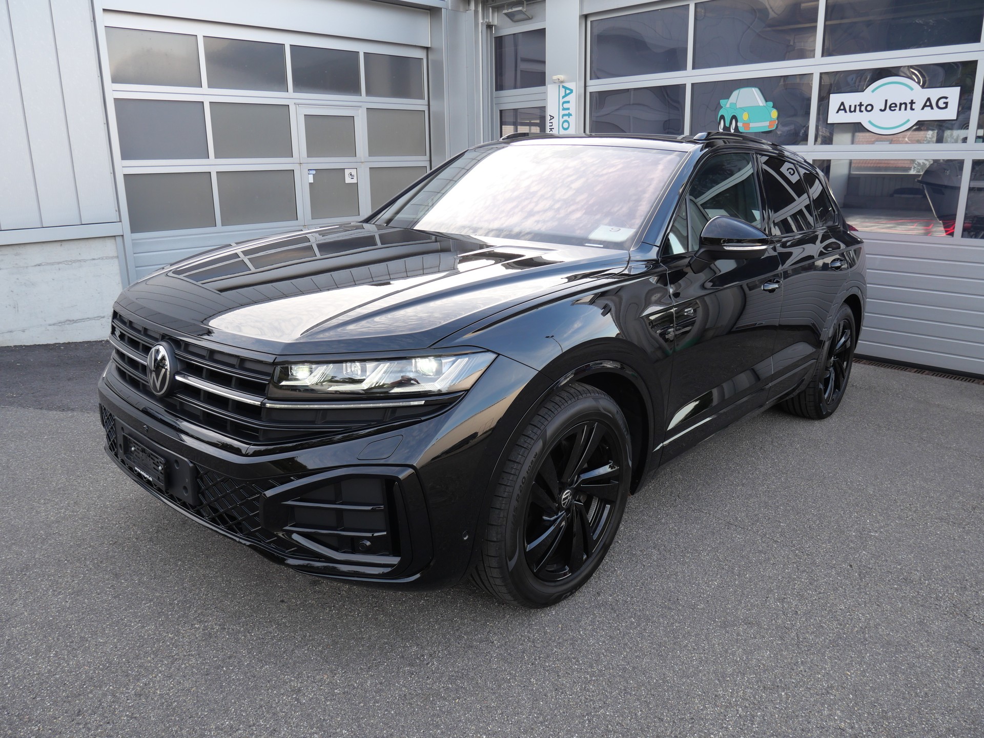 VW Touareg 3.0 TDI R-Line Final Edition Tiptronic *5 J. Garantie, Allradlenkung, Luftfahrwerk, Sitzlüftung*-image-0