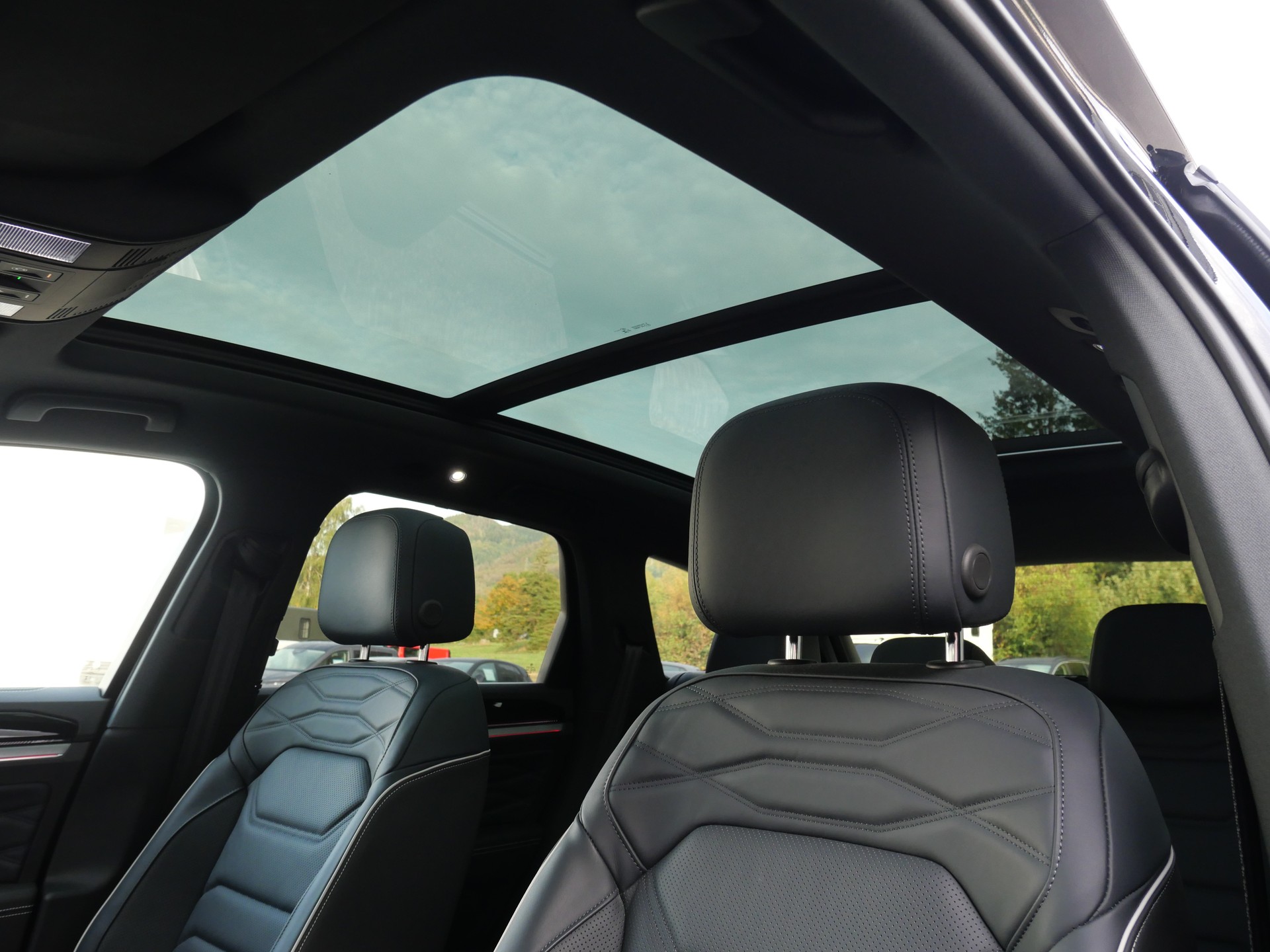 VW Touareg 3.0 TDI R-Line Final Edition Tiptronic *5 J. Garantie, Allradlenkung, Luftfahrwerk, Sitzlüftung*-image-15