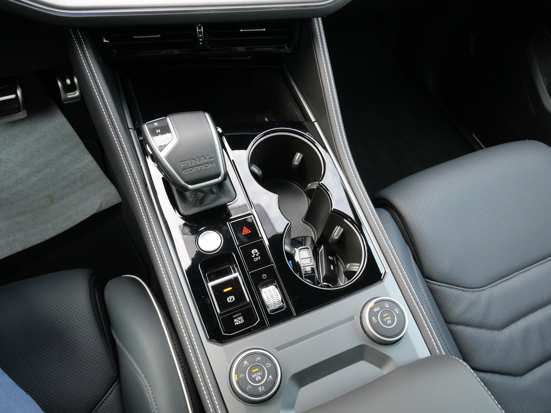 VW Touareg 3.0 TDI R-Line Final Edition Tiptronic *5 J. Garantie, Allradlenkung, Luftfahrwerk, Sitzlüftung*-image-18