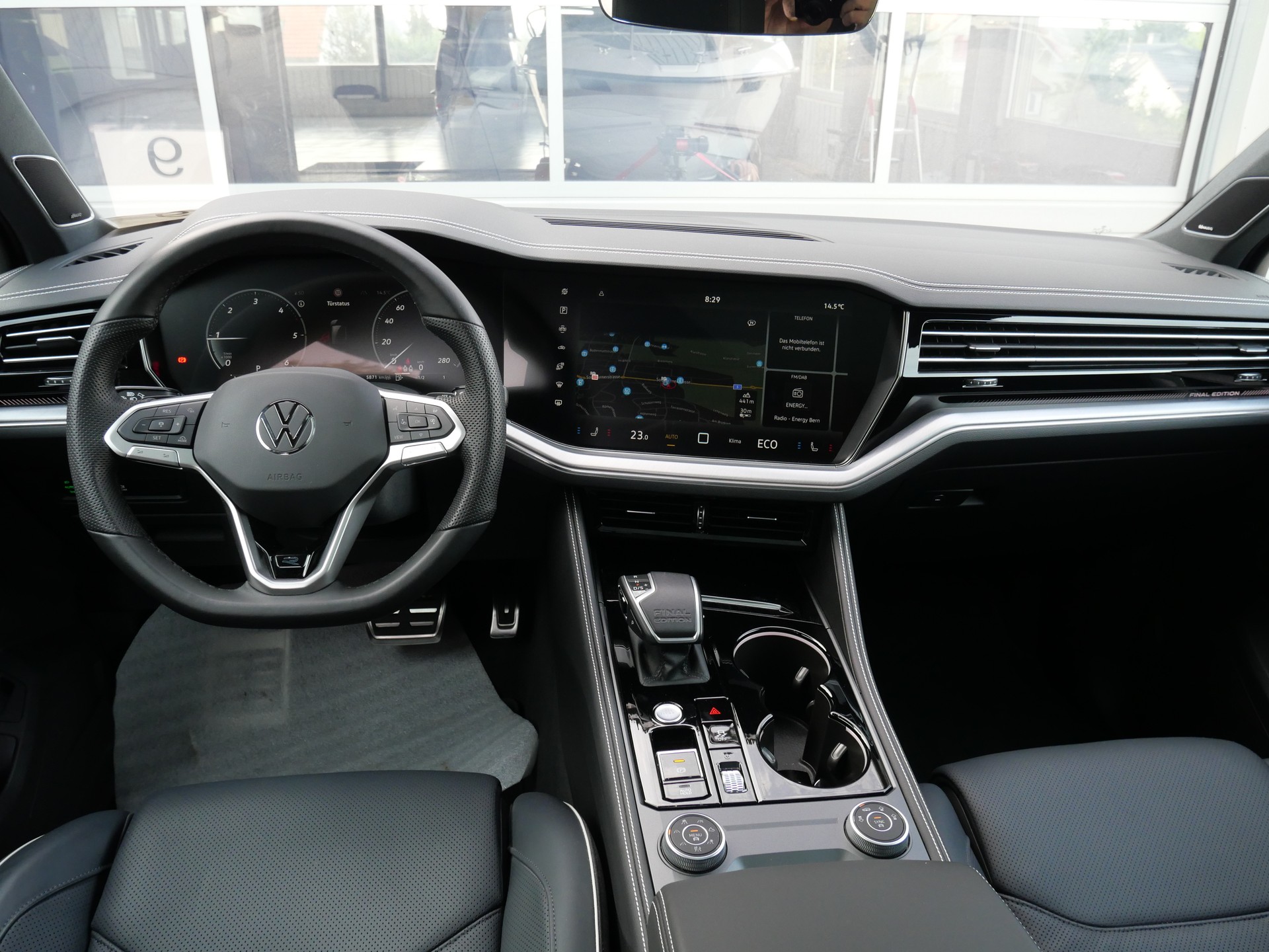 VW Touareg 3.0 TDI R-Line Final Edition Tiptronic *5 J. Garantie, Allradlenkung, Luftfahrwerk, Sitzlüftung*-image-17