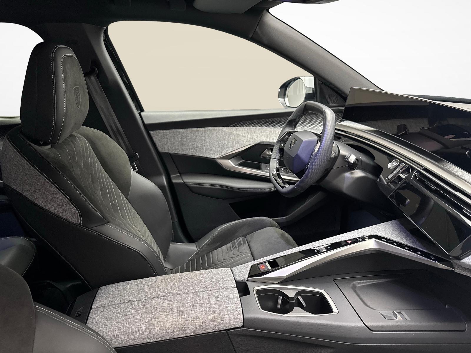 PEUGEOT 5008 1.6 PHEV GT-image-9
