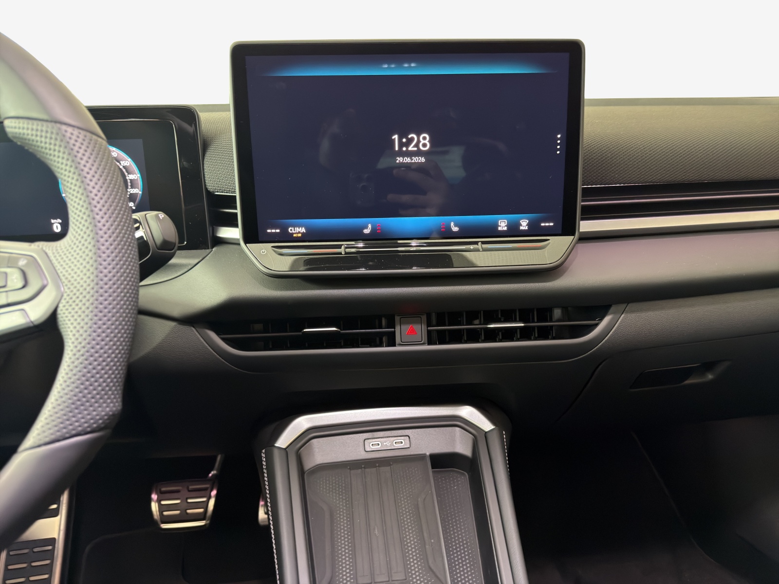 VW T-Roc 1.5 eTSI mHEV R-Line DSG-image-10