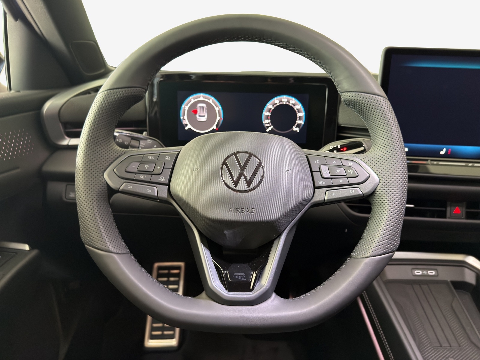 VW T-Roc 1.5 eTSI mHEV R-Line DSG-image-9