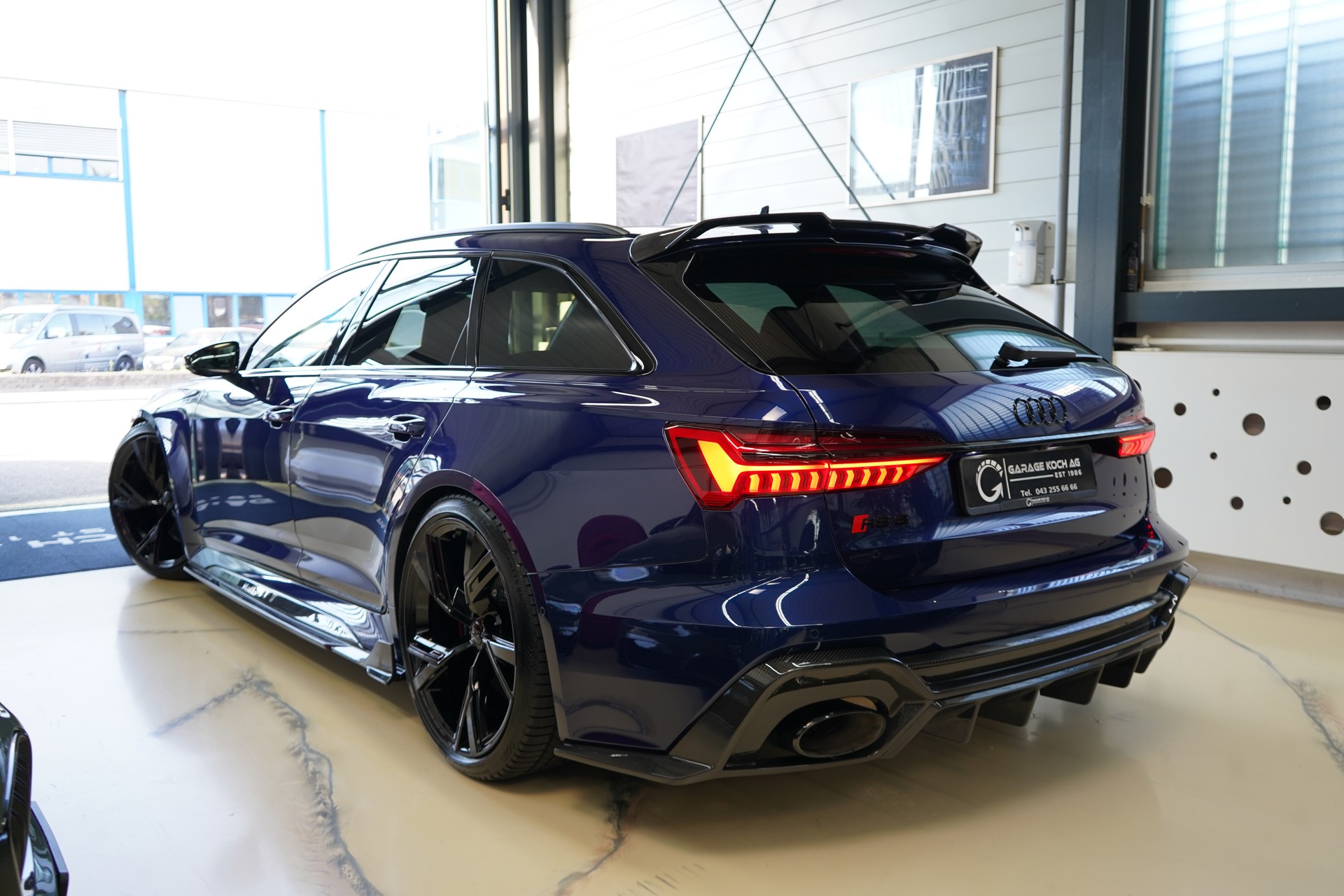 AUDI RS6 Avant 4.0 TFSI V8 quattro / Exklusiv Carbon Kit **-image-5