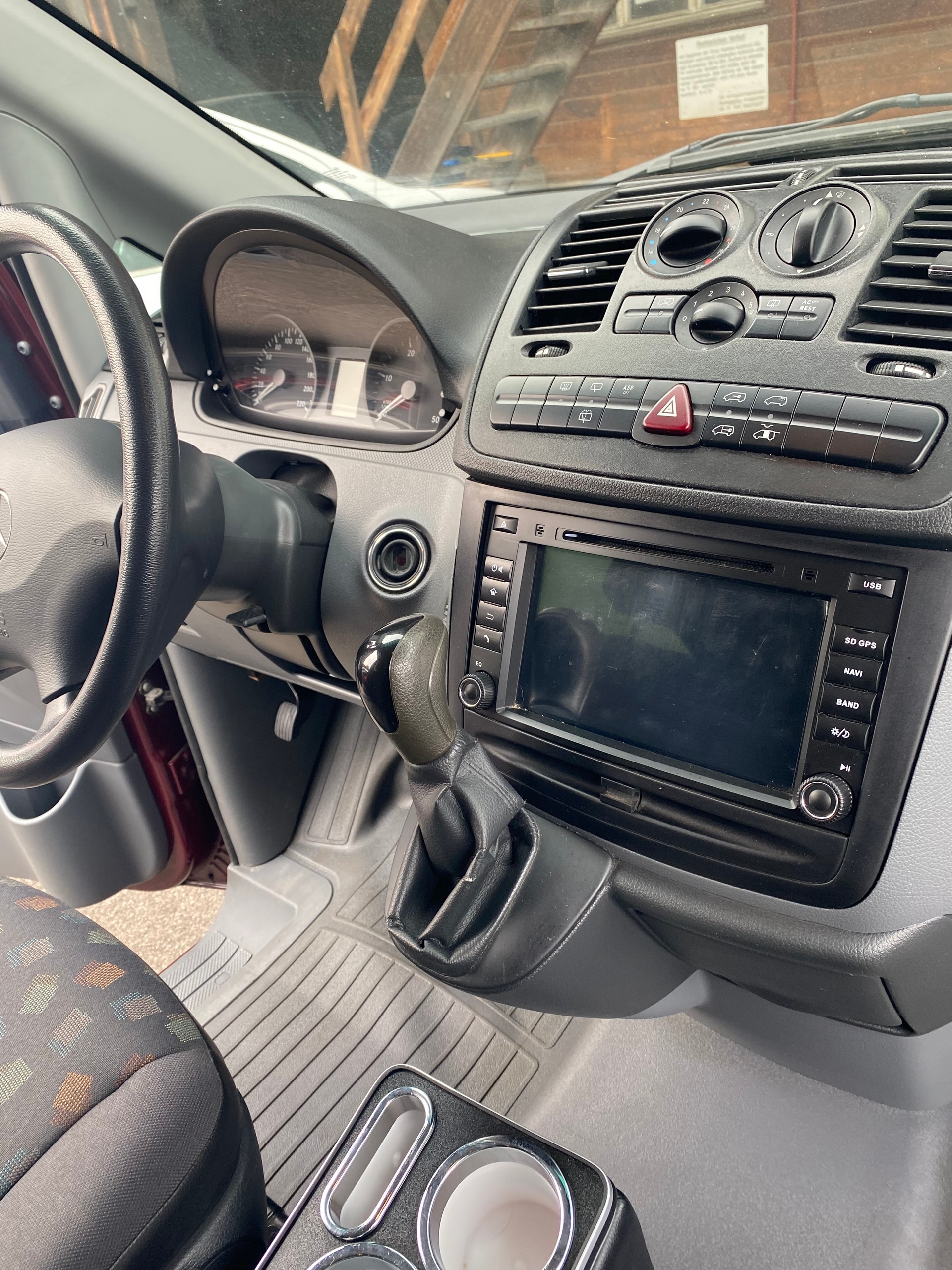 MERCEDES-BENZ Vito 115 CDI 4x4-image-15