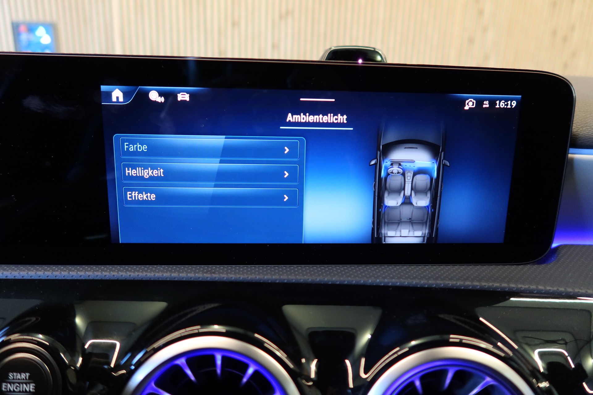 MERCEDES-BENZ A 200 Night Star AMG Line-image-15