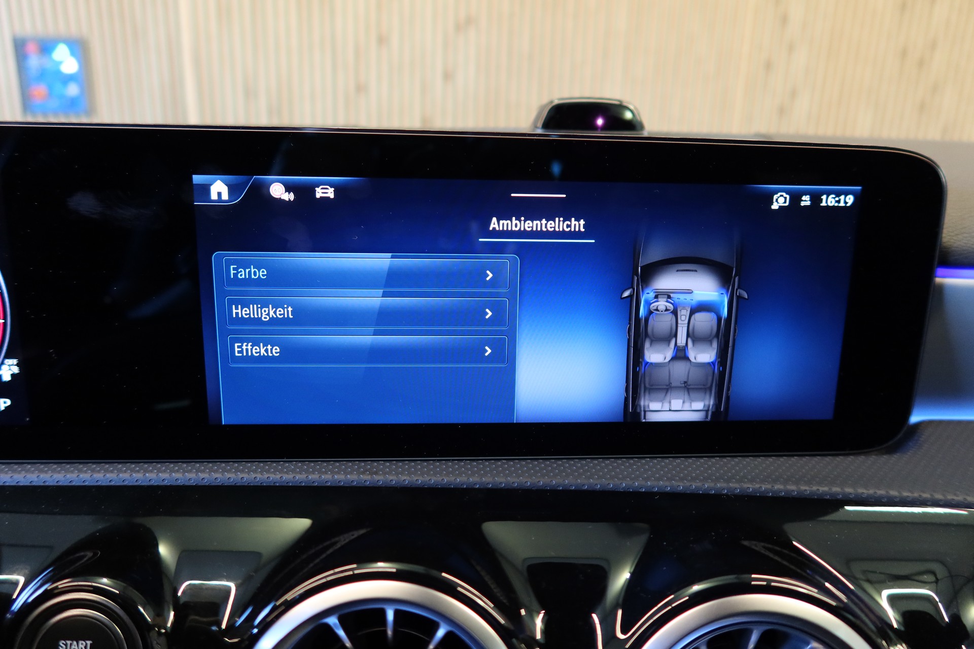 MERCEDES-BENZ A 200 Night Star AMG Line-image-16