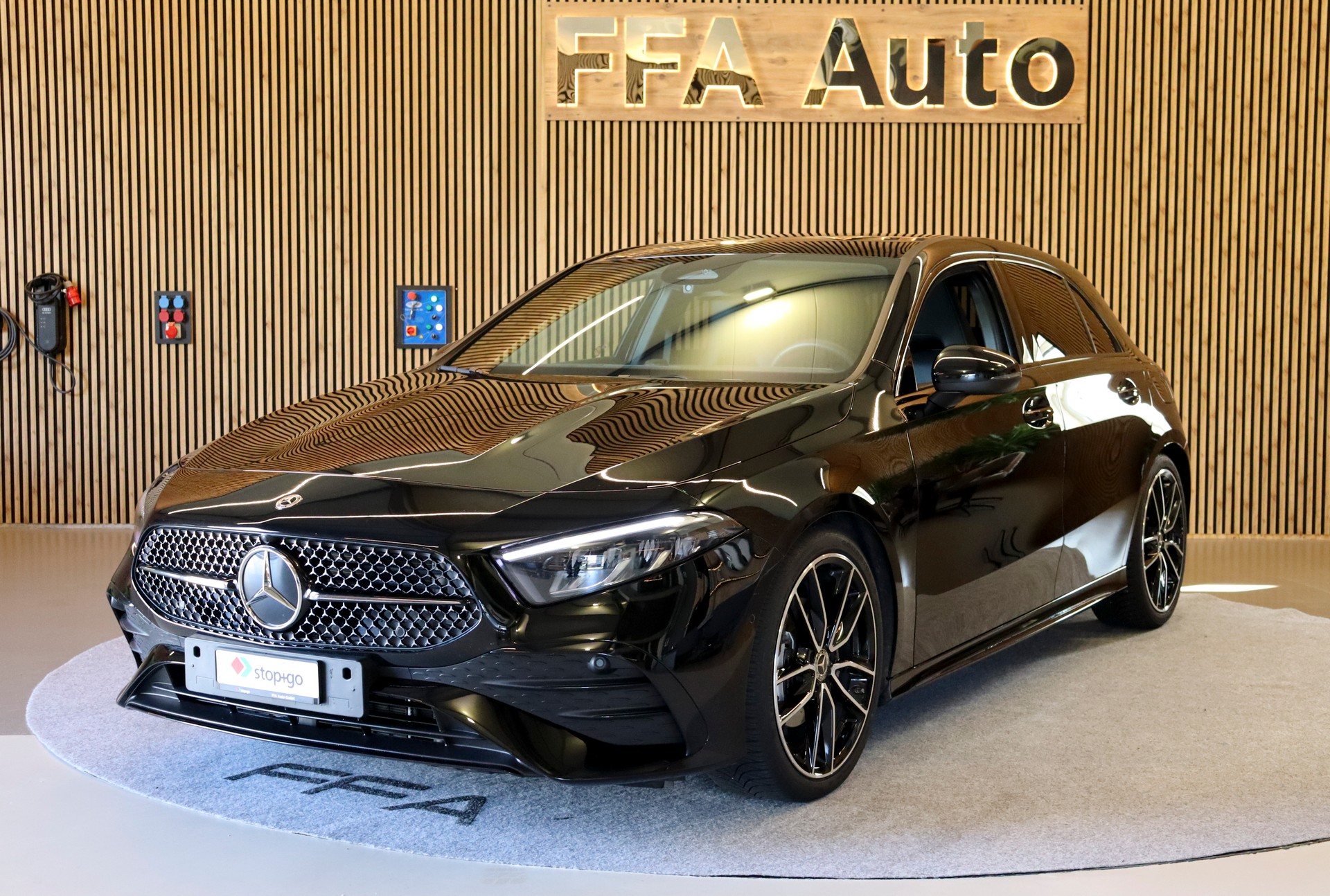 MERCEDES-BENZ A 200 Night Star AMG Line-image-0