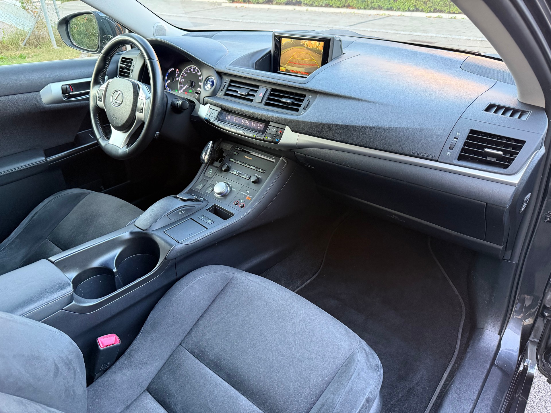 LEXUS CT 200h 1.8 excellence CVT-image-12