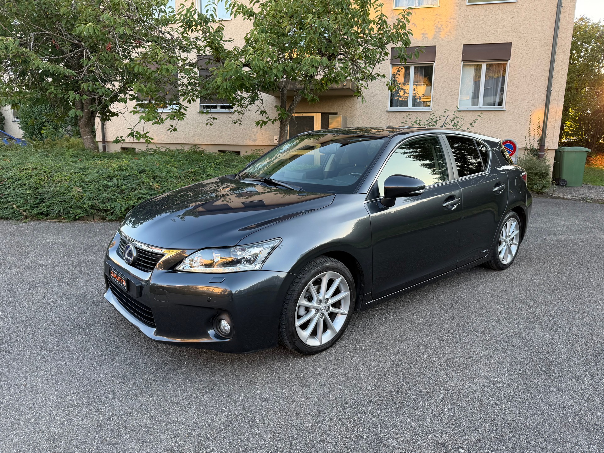 LEXUS CT 200h 1.8 excellence CVT-image-1