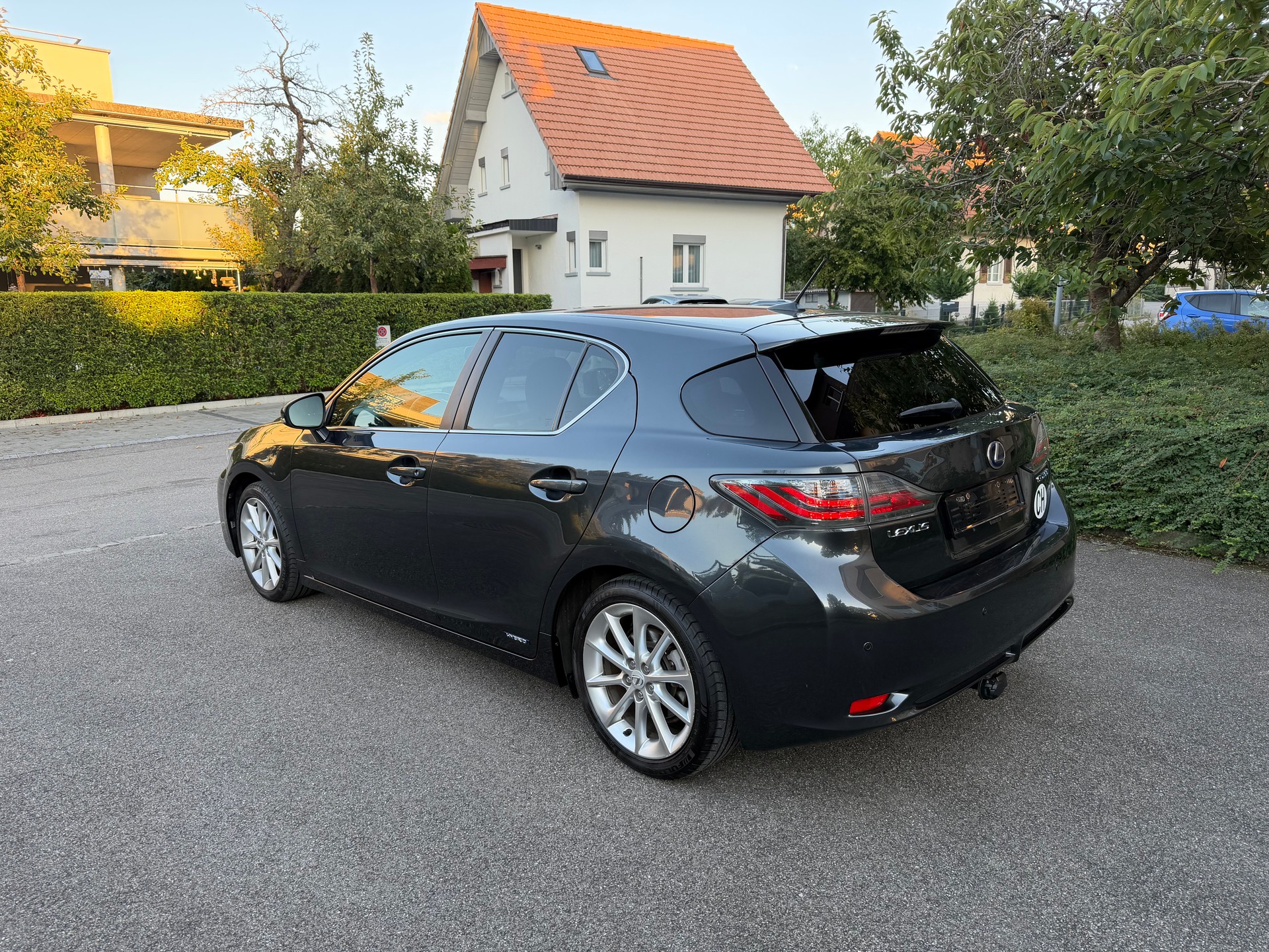 LEXUS CT 200h 1.8 excellence CVT-image-3
