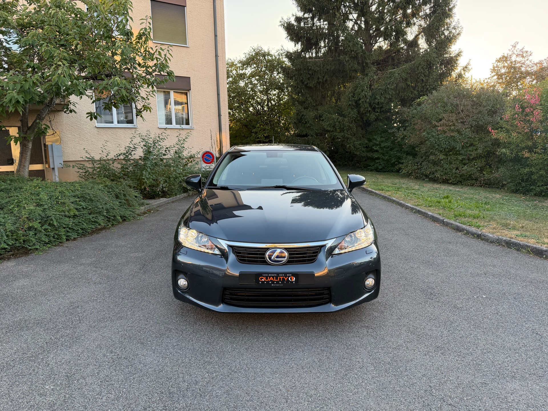 LEXUS CT 200h 1.8 excellence CVT-image-0