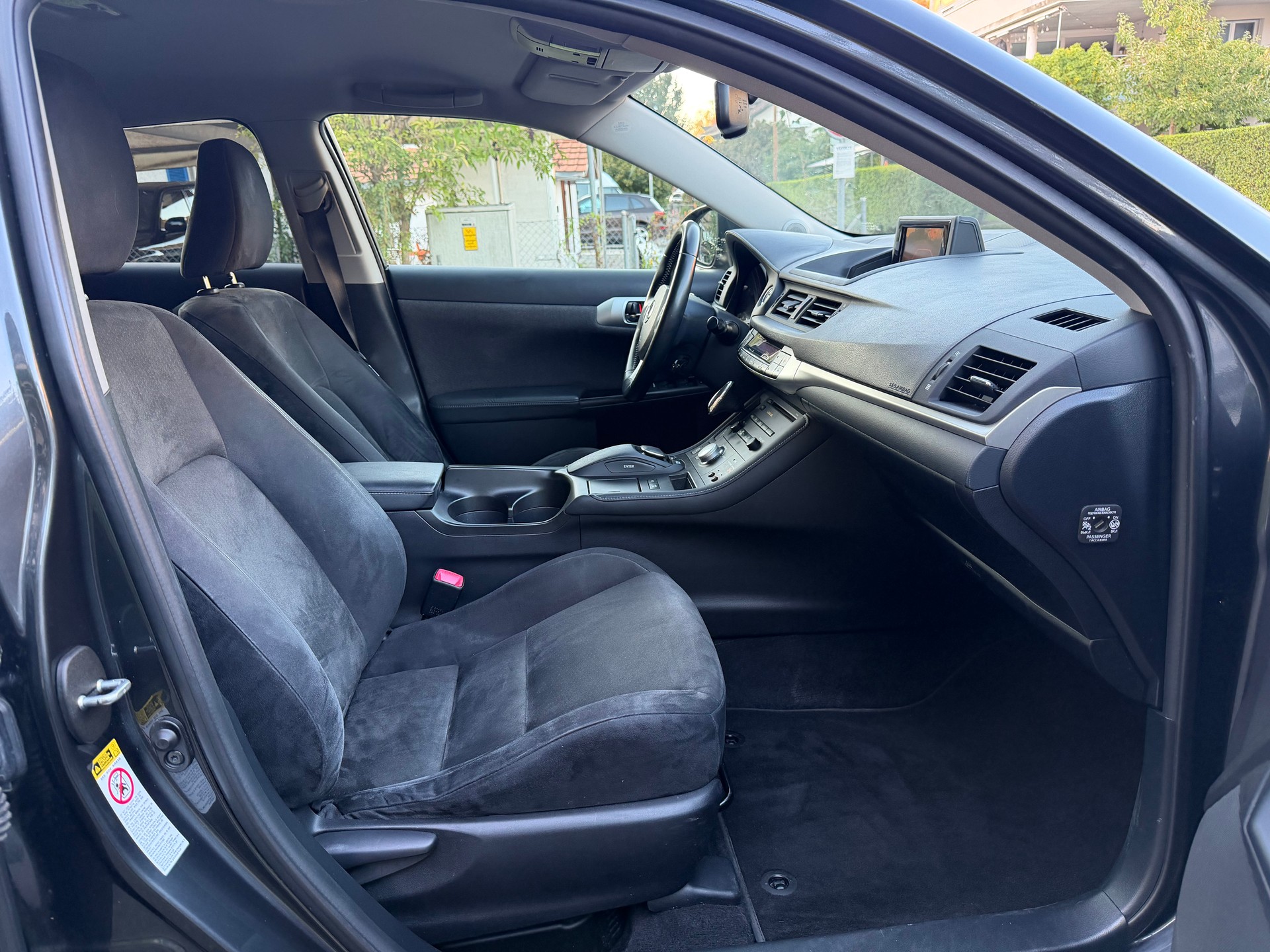 LEXUS CT 200h 1.8 excellence CVT-image-14