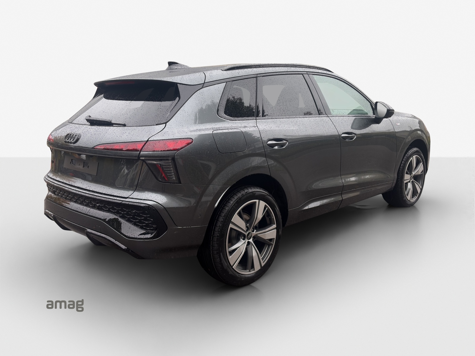 AUDI Q3 SUV 110 kW TFSI S tronic-image-4