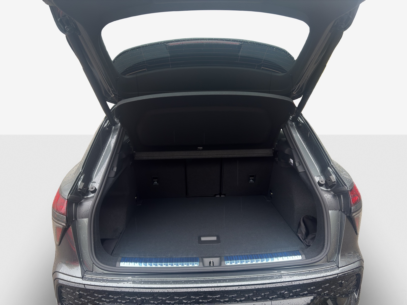AUDI Q3 SUV 110 kW TFSI S tronic-image-12